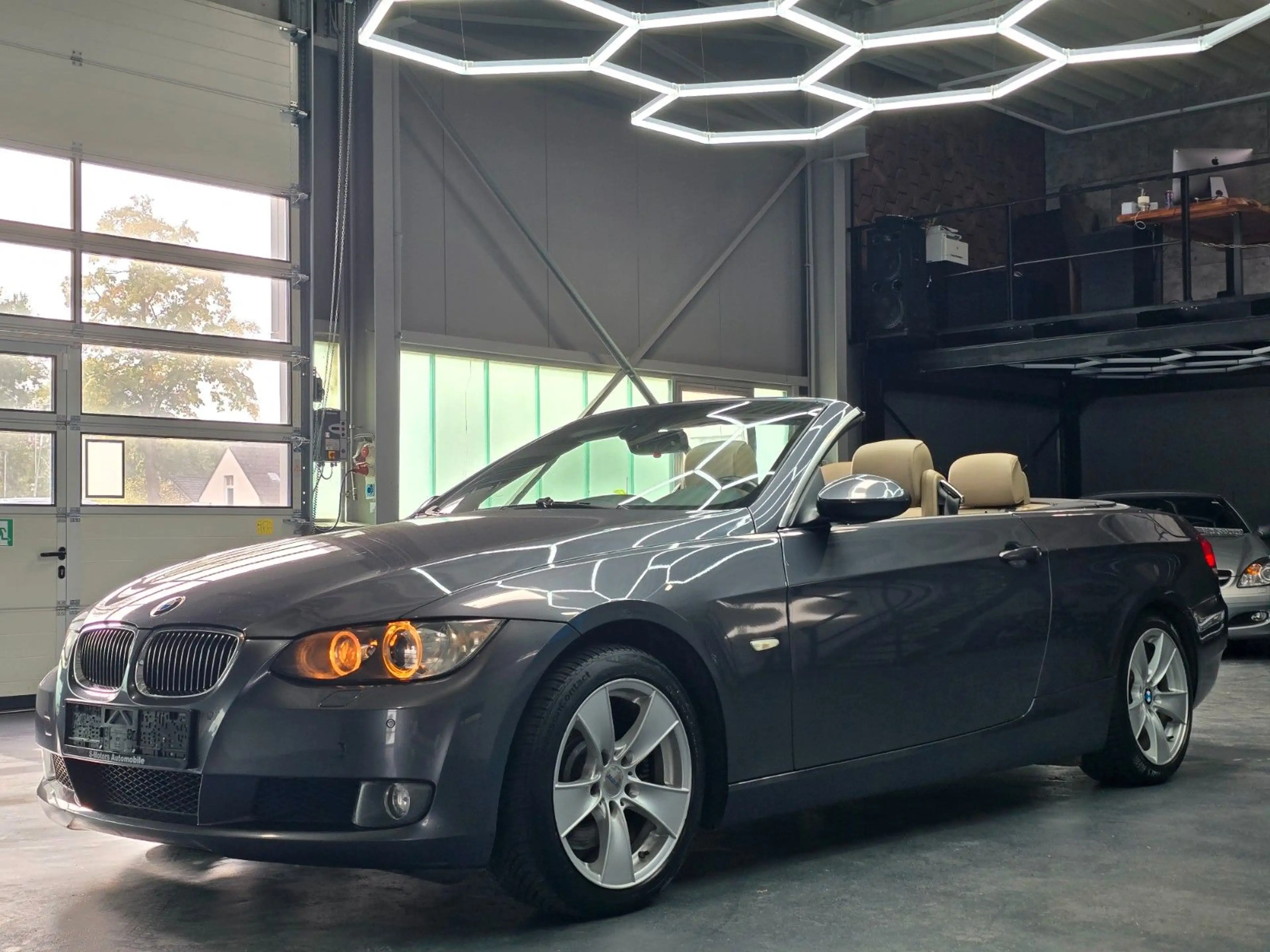 BMW 325 i Cabrio/Aut./Navi/Leder/Xenon/PDC/SitzHzg — photo 9