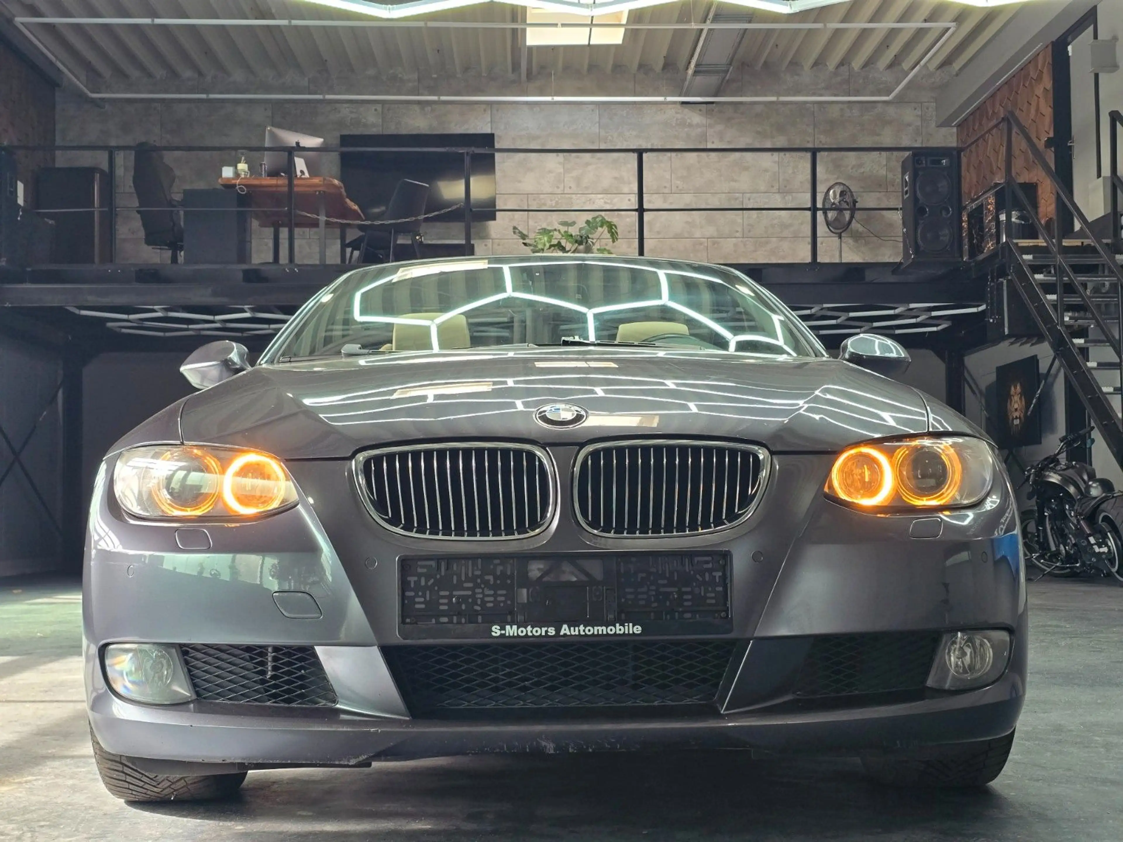 BMW 325 i Cabrio/Aut./Navi/Leder/Xenon/PDC/SitzHzg — photo 8