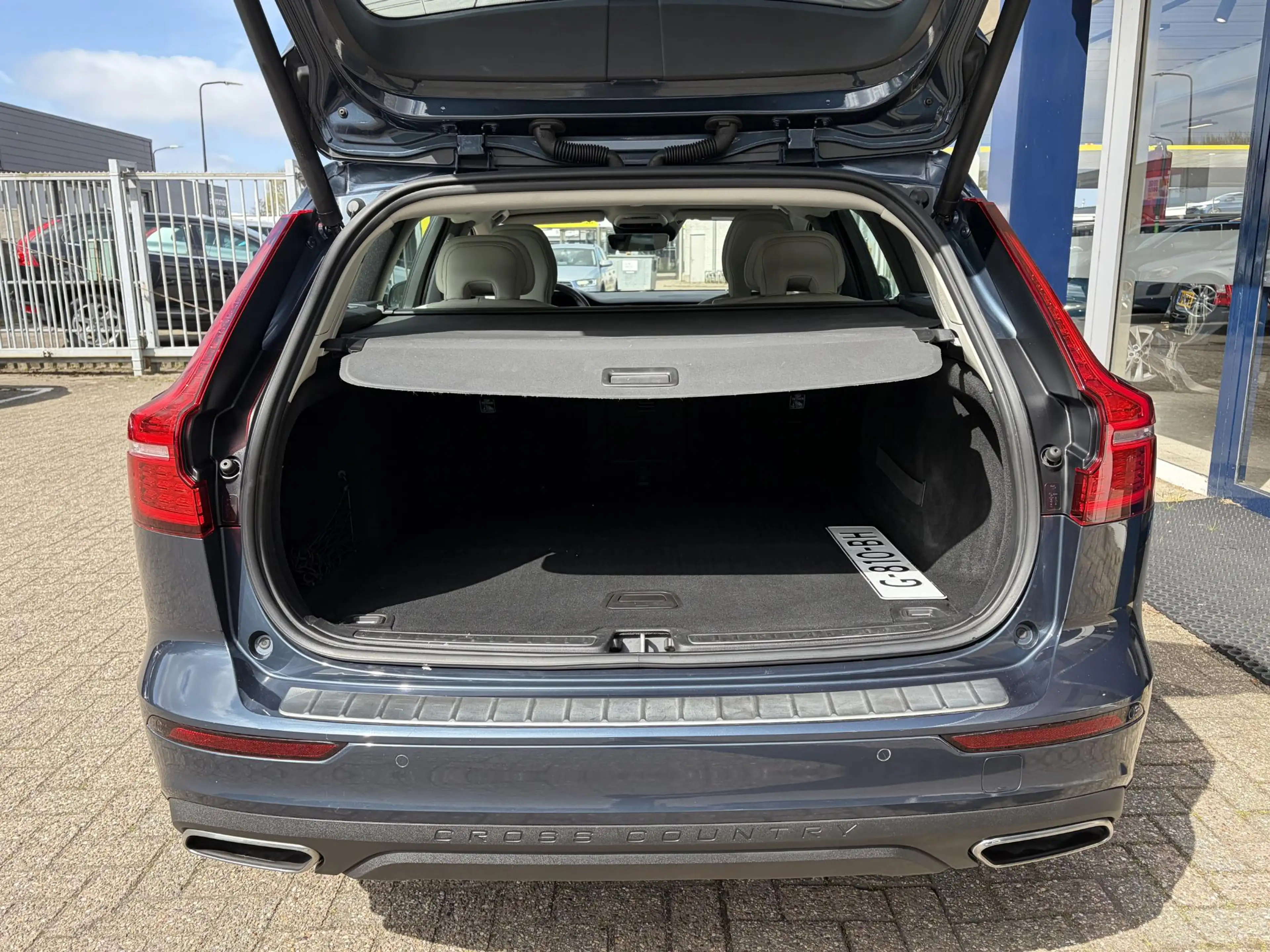 Volvo V60 Cross Country 2.0 D4 AWD Intro Edition / Polestar-Engineered / A — photo 7