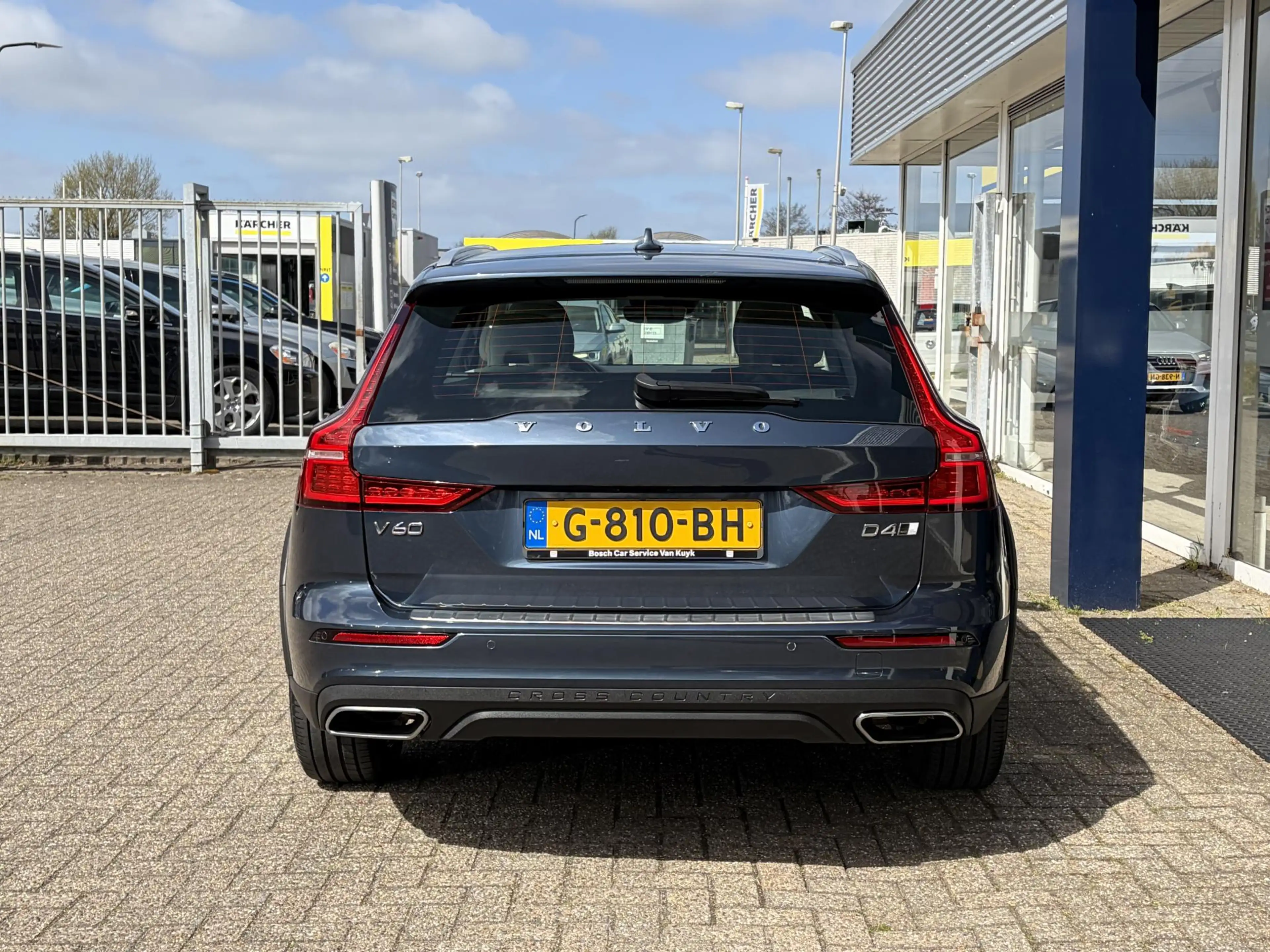 Volvo V60 Cross Country 2.0 D4 AWD Intro Edition / Polestar-Engineered / A — photo 6