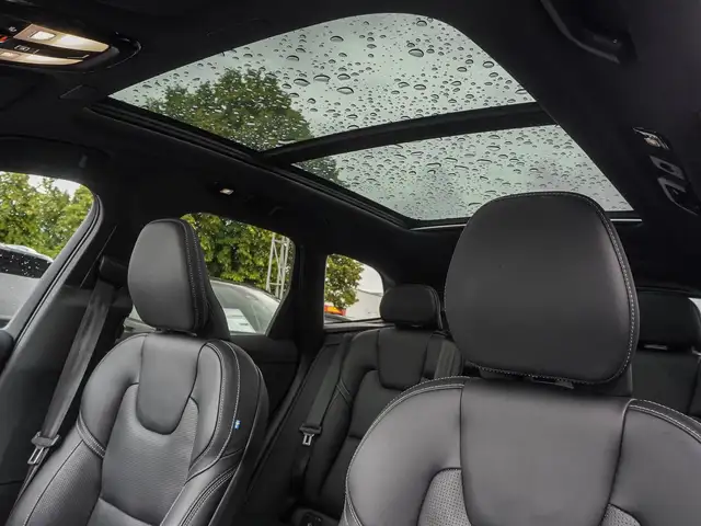Volvo XC60 view 8