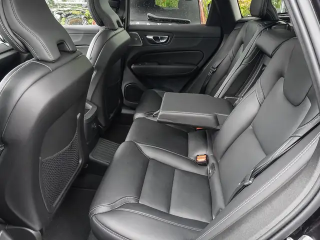 Volvo XC60 view 18