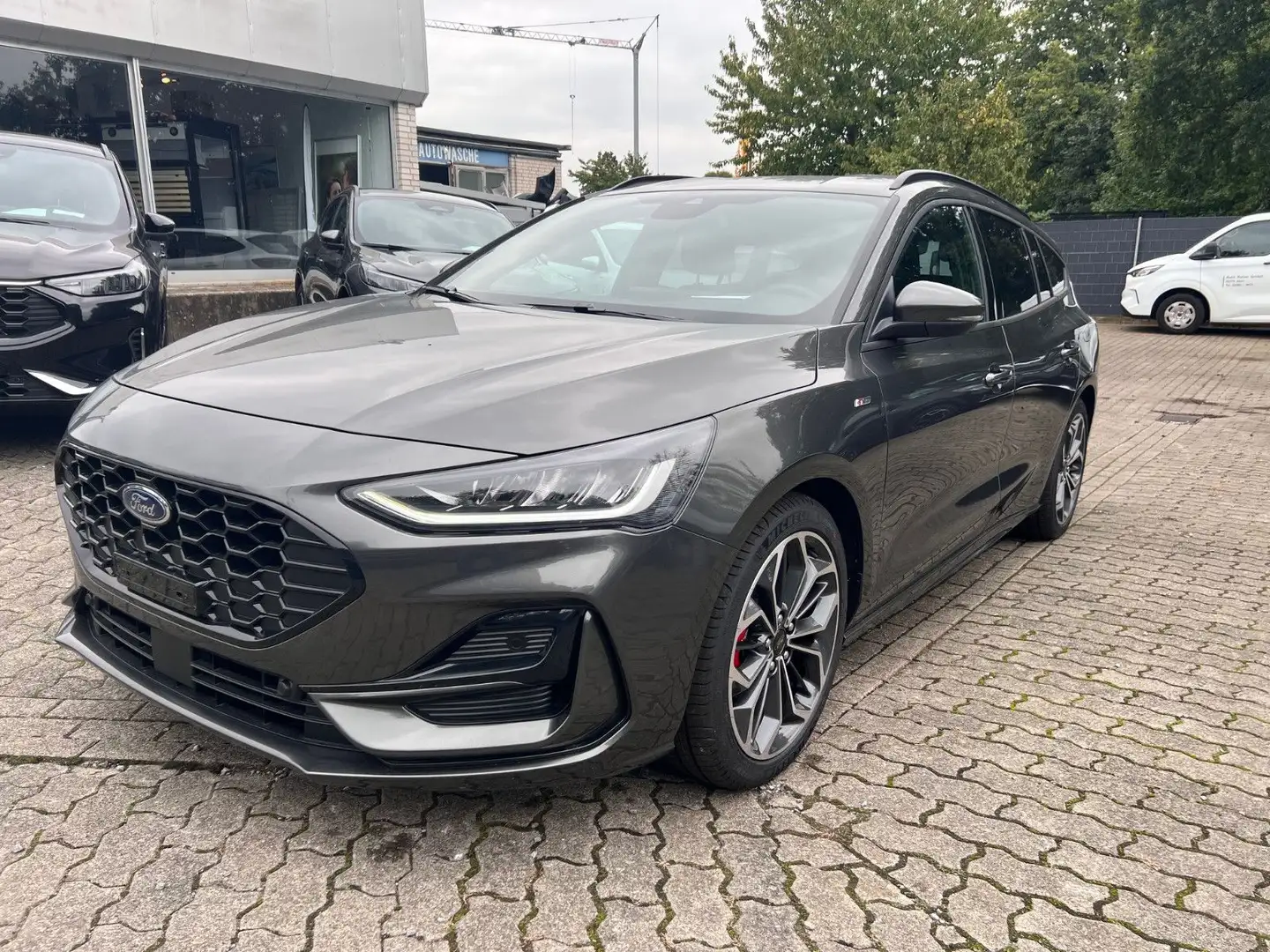 Ford Focus ST-Line X 1,5l EcoBlue Automatik LED Navi Grau - 1