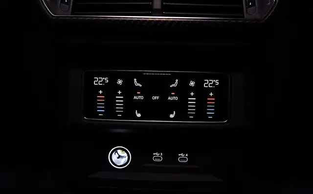 Lamborghini Urus view 11