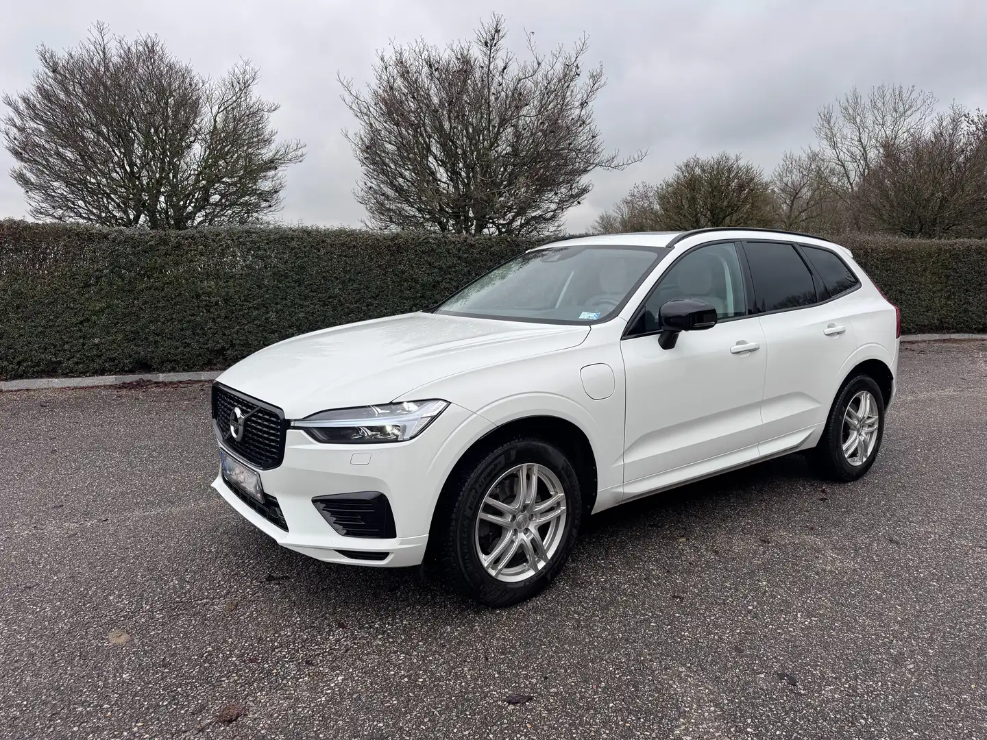 Volvo XC60 XC60 T6 AWD Recharge PHEV Panorama SUV Weiß - 1