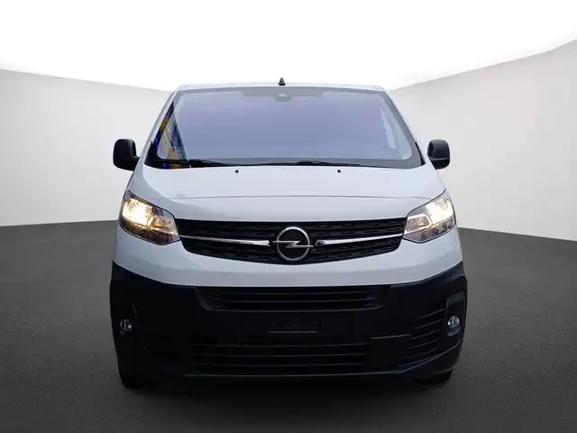 Opel Vivaro view 2