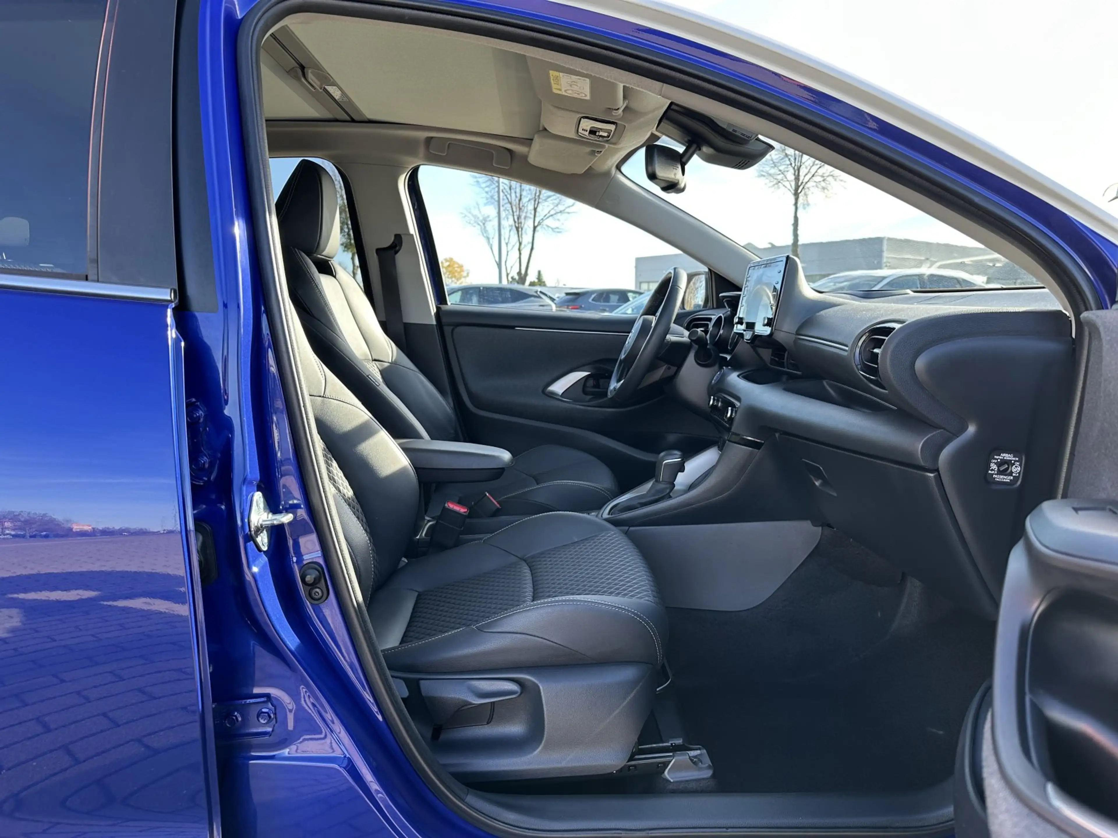 Mazda 2 Hybrid 1,5 CVT AL SELECT/PANO/2 FARBIG — photo 11