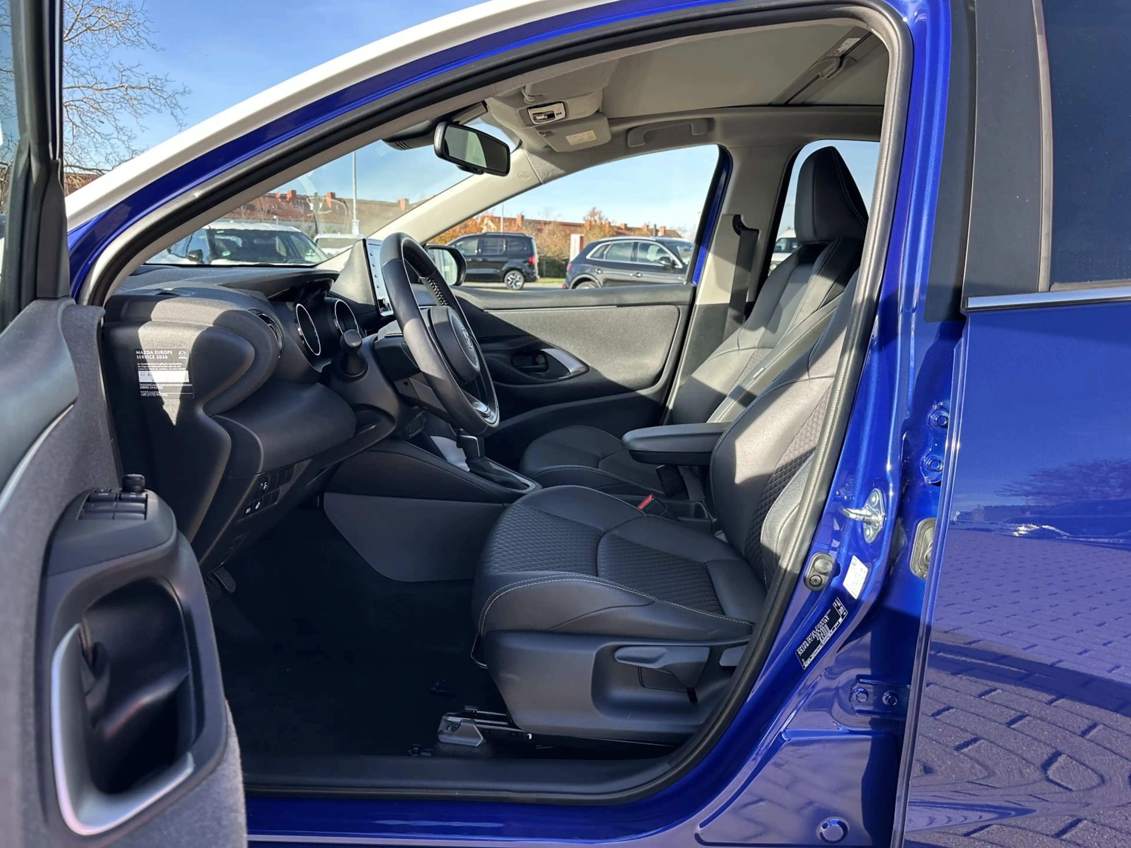 Mazda 2 Hybrid 1,5 CVT AL SELECT/PANO/2 FARBIG — photo 14