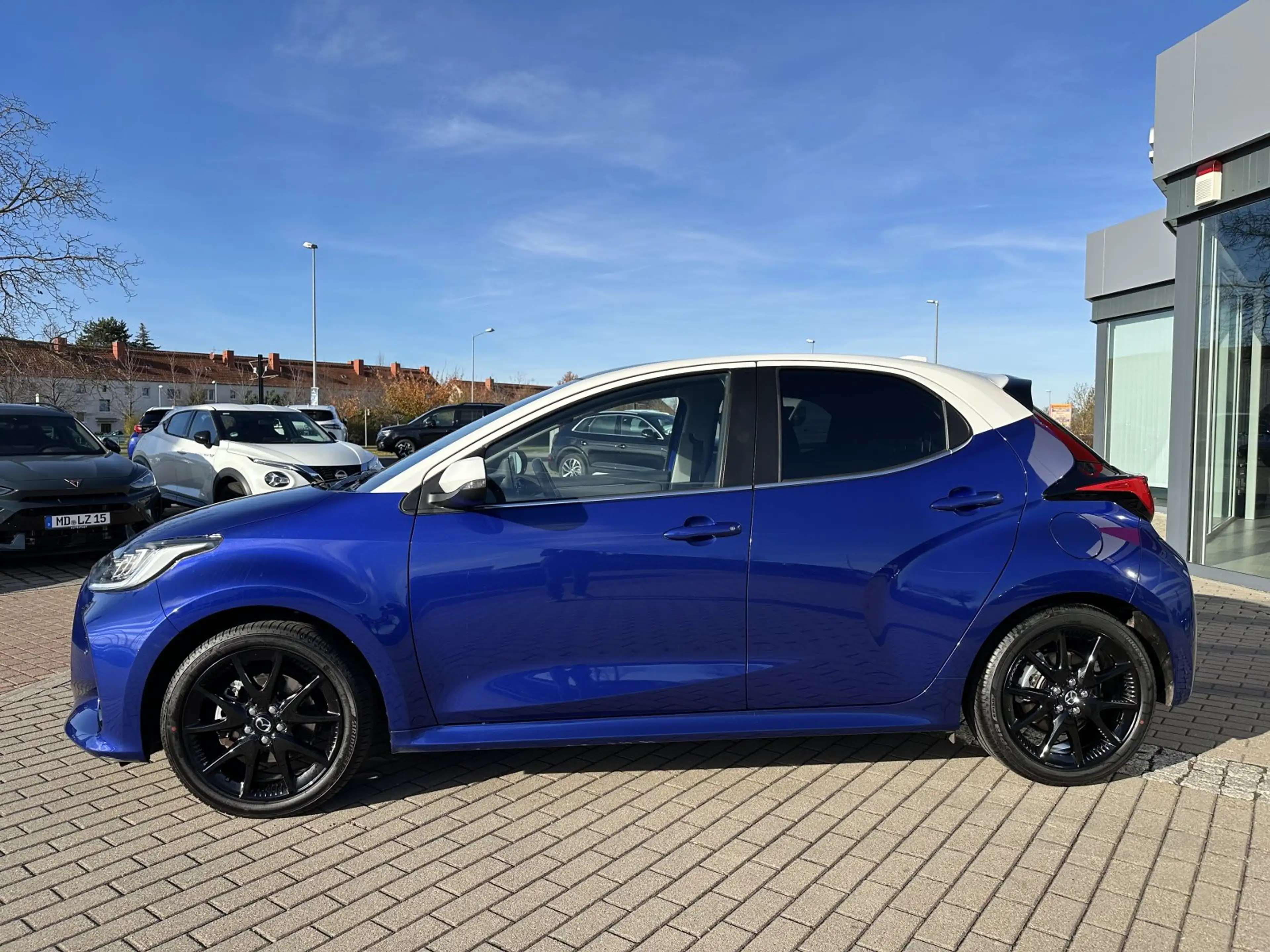 Mazda 2 Hybrid 1,5 CVT AL SELECT/PANO/2 FARBIG — photo 4