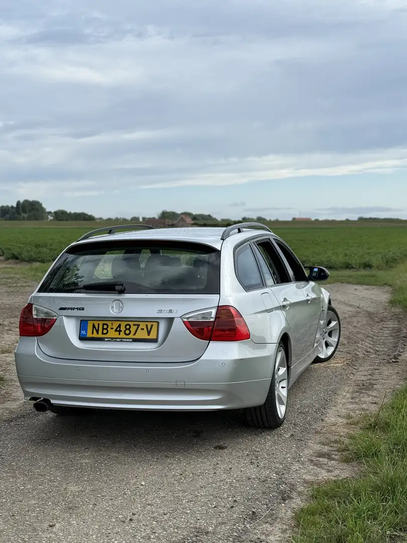 BMW 318 318i Touring - 2