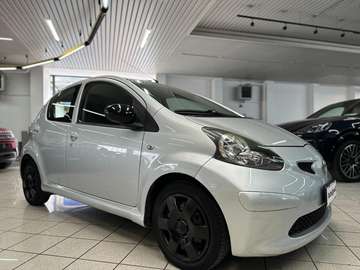 1.0 12V VVT-i 5 porte Cambio Automatico