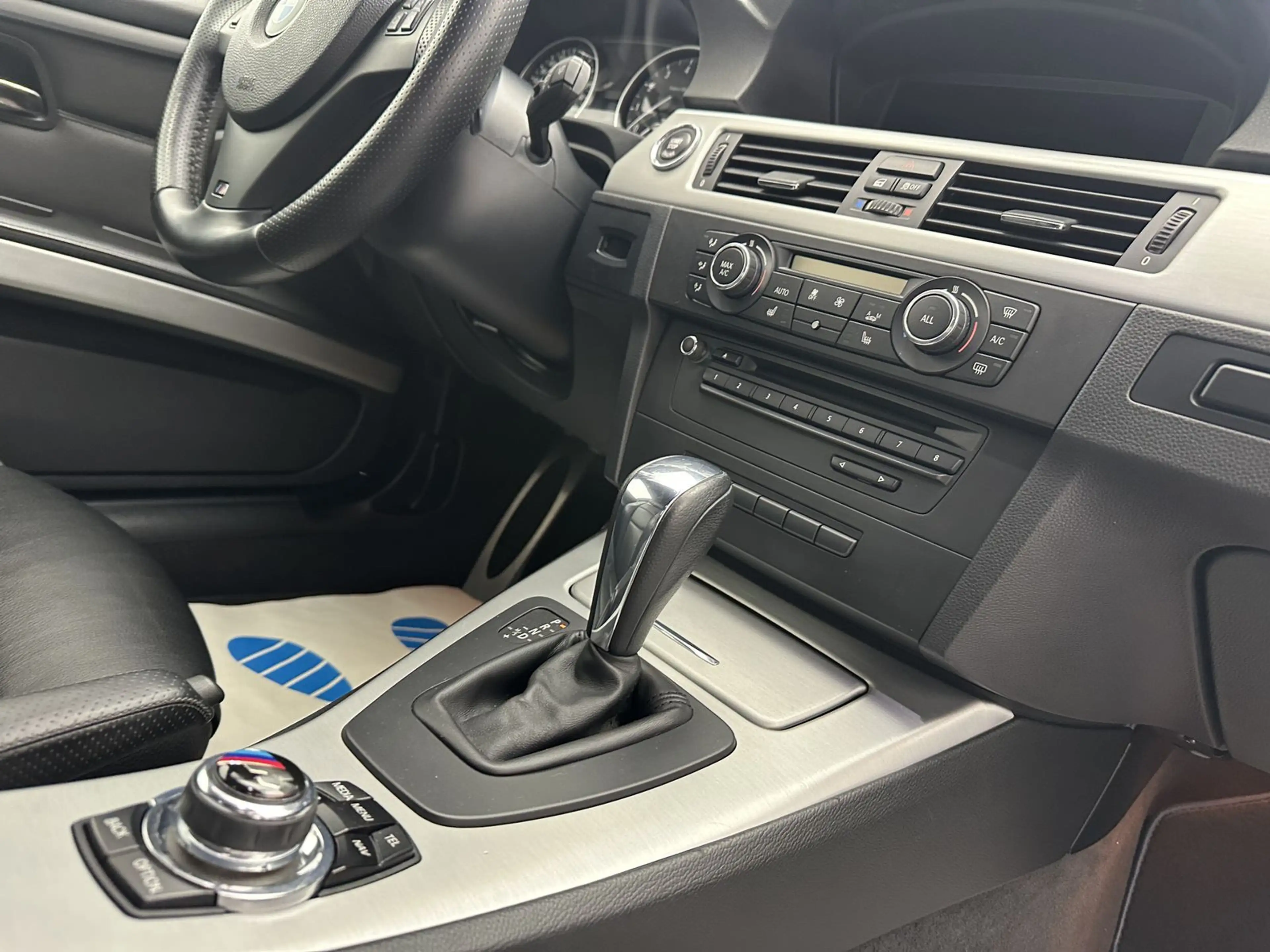 BMW 325 i M Sport "NAVI-LEDER-SITZH-PDC-MULTI-TEMPO" — photo 10
