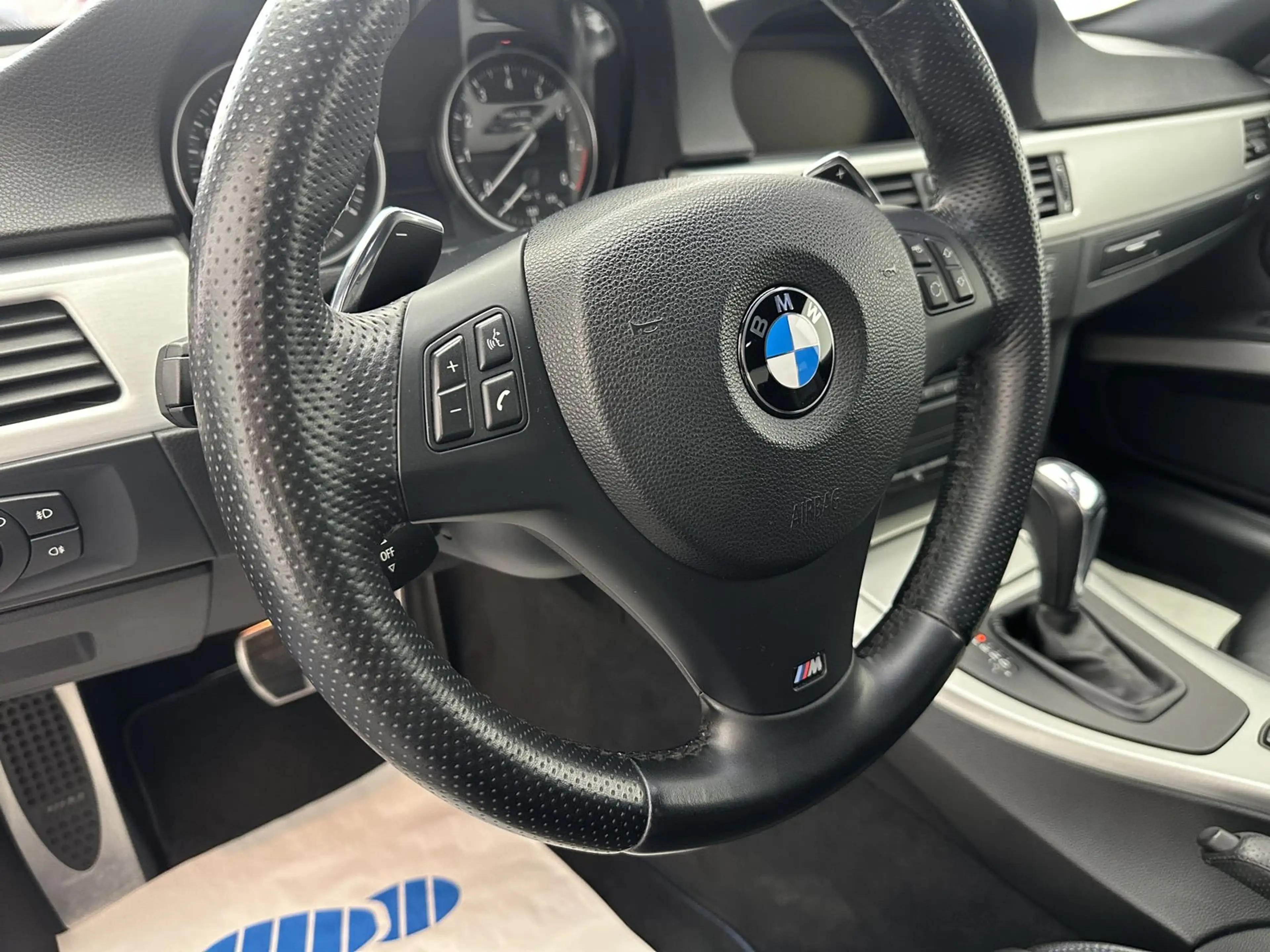 BMW 325 i M Sport "NAVI-LEDER-SITZH-PDC-MULTI-TEMPO" — photo 14