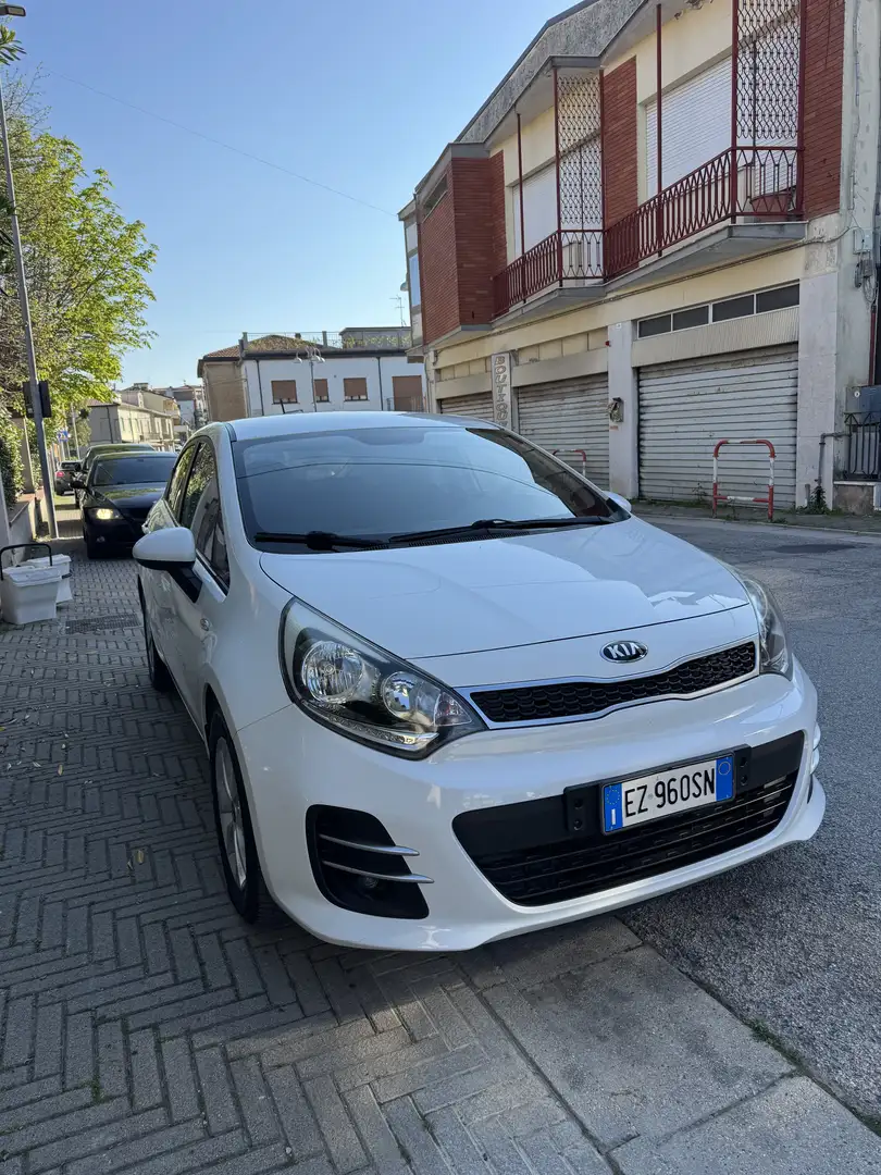 Kia Rio 5p 1.1 crdi Cool E6 - 1