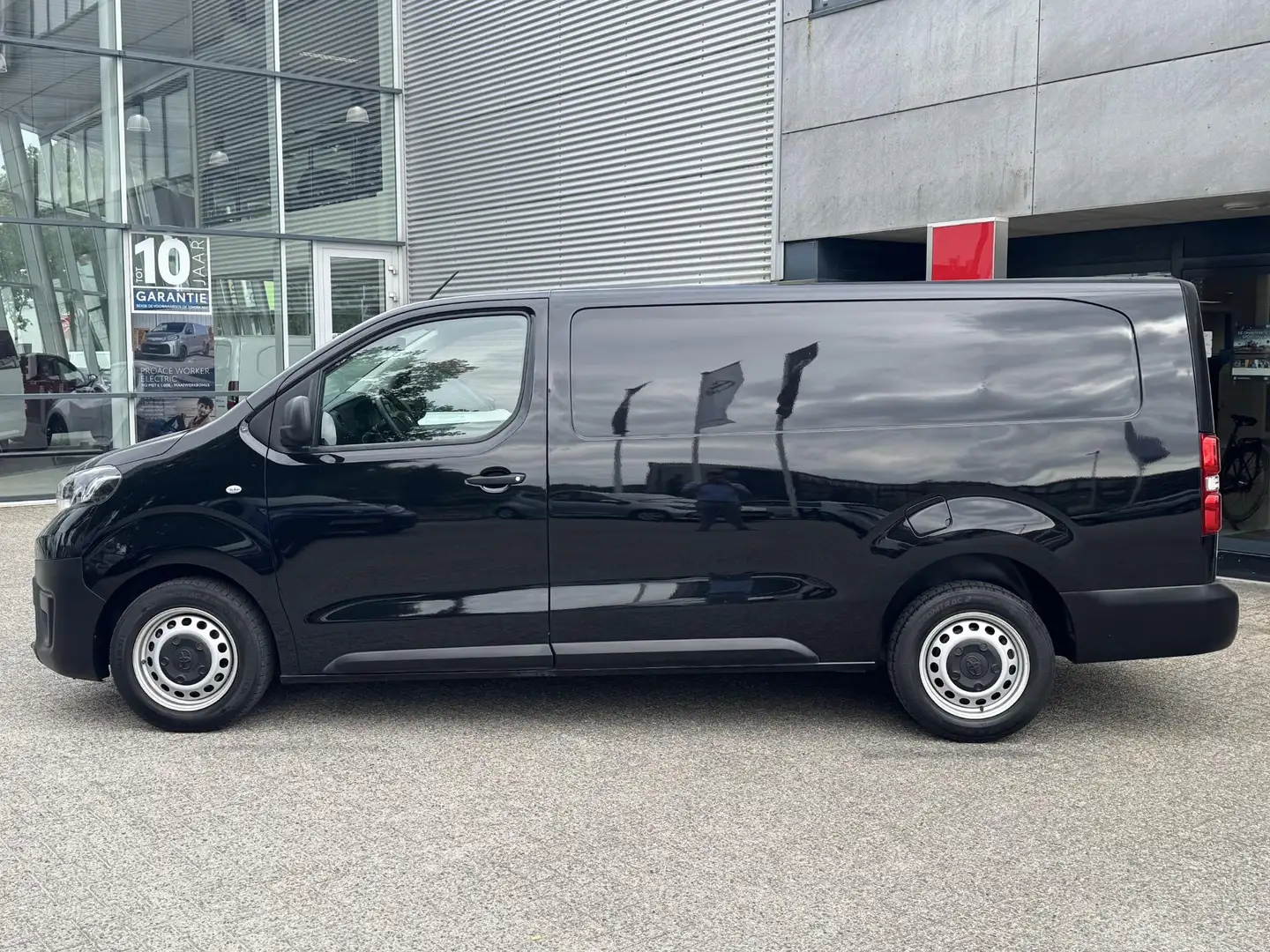 Toyota Proace Long Worker 2.0 D-4D COOL COMFORT BLUETOOTH CRUISE Zwart - 2