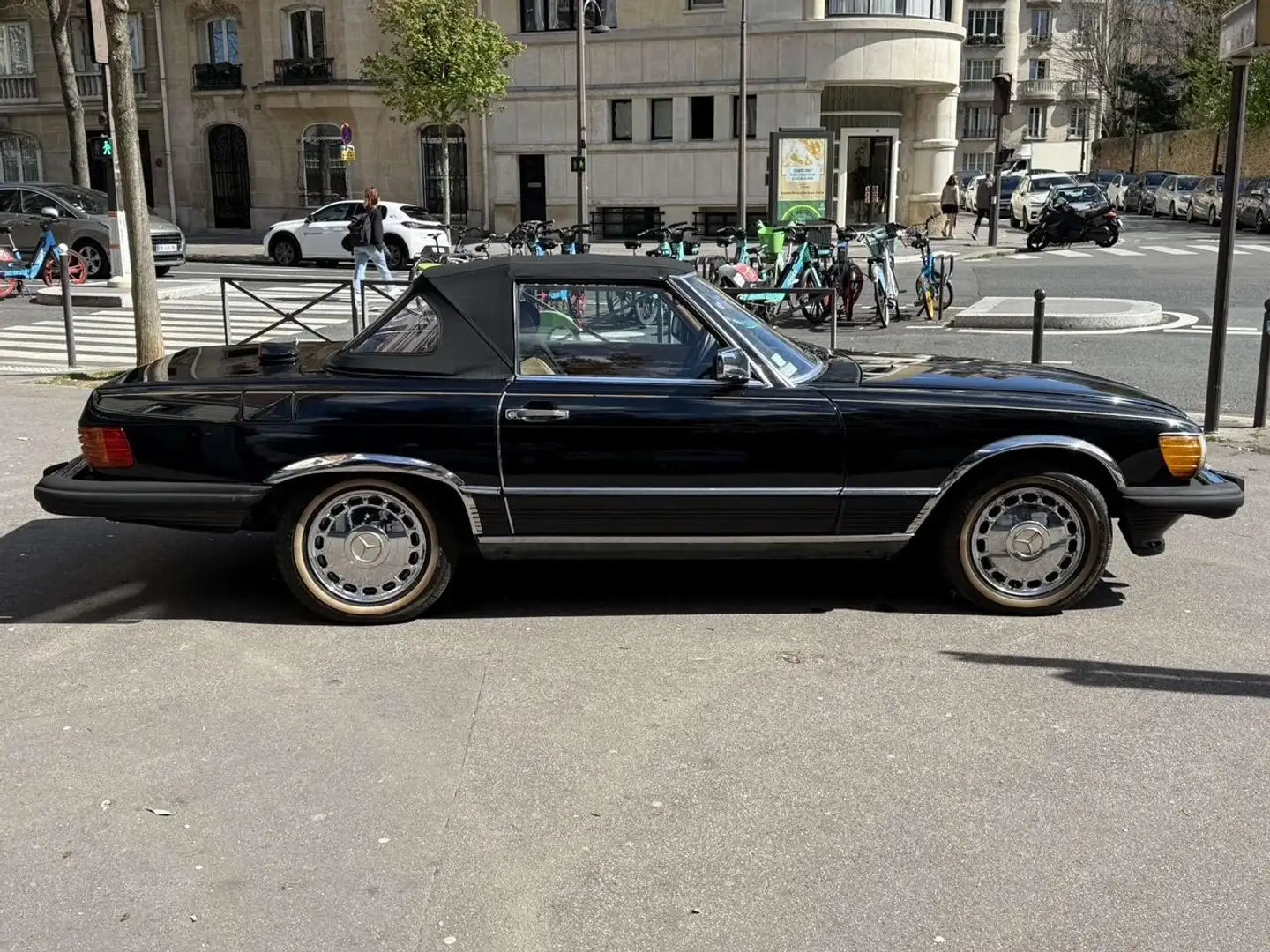 Mercedes-Benz 560 SL Schwarz - 2
