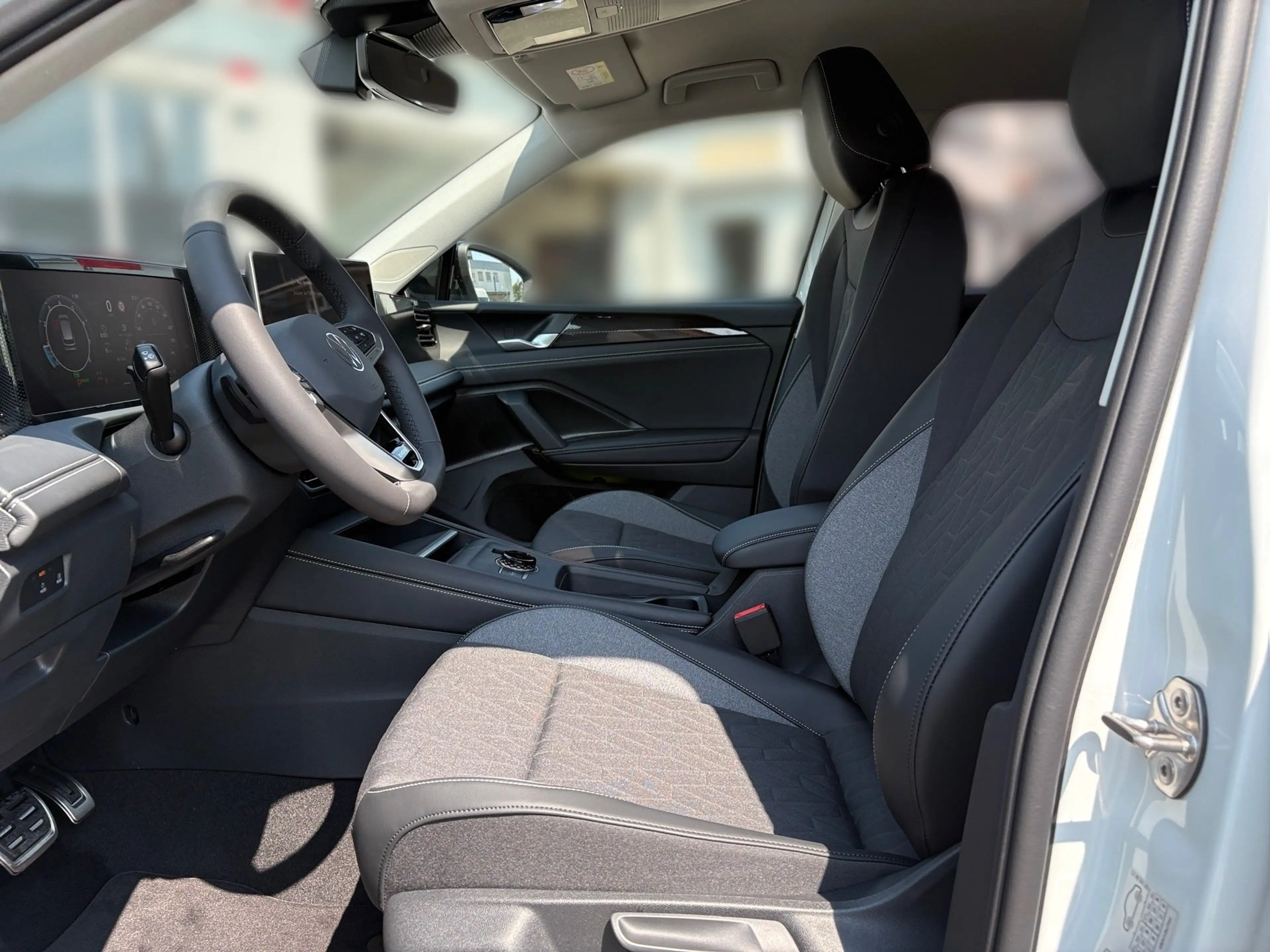 Volkswagen Tiguan 1.5 eTSI Energy *AHK*NAVI*KAMERA* — photo 11
