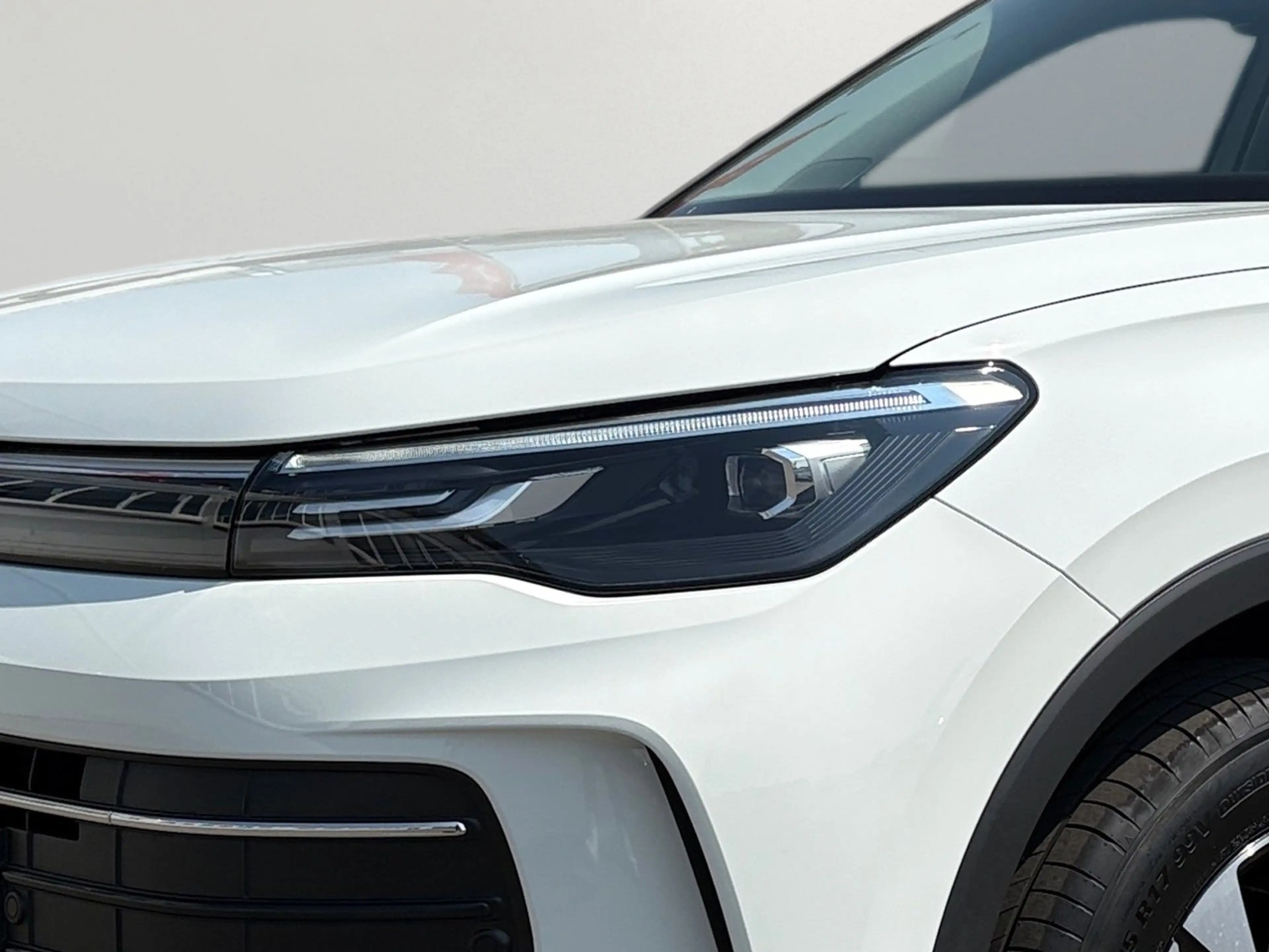 Volkswagen Tiguan 1.5 eTSI Energy *AHK*NAVI*KAMERA* — photo 8