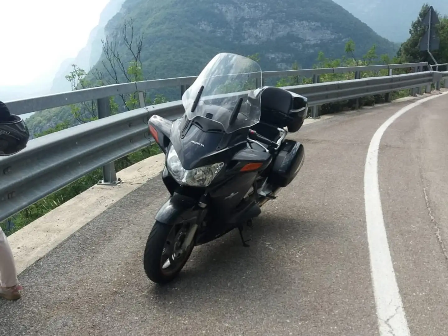 Honda Pan European st 1300 (2012) Чорний - 2