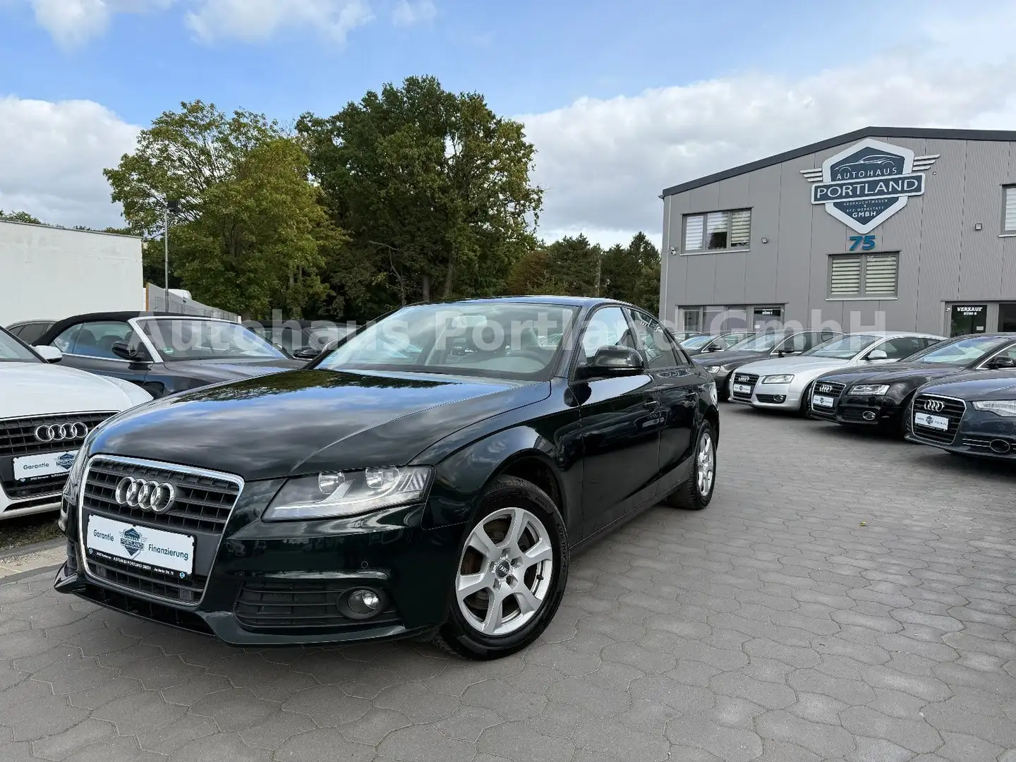 Audi A4 Lim. Attraction Aut./S-Heft/95TKM/HU NEU/PDC Grün - 1