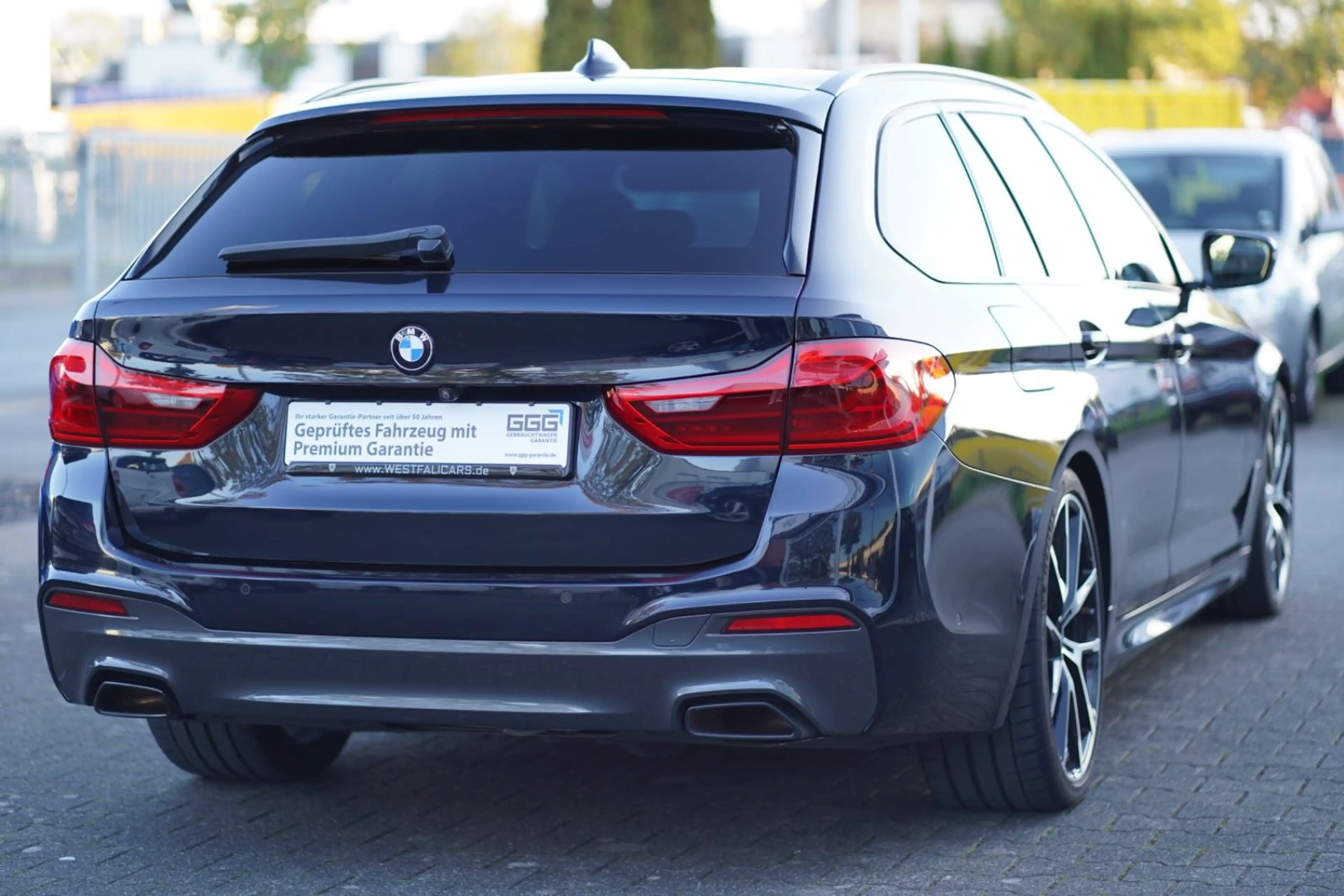 BMW 530 d M Sport HUD KeylessGo 360° LED DAB+ H/K 20" — photo 14