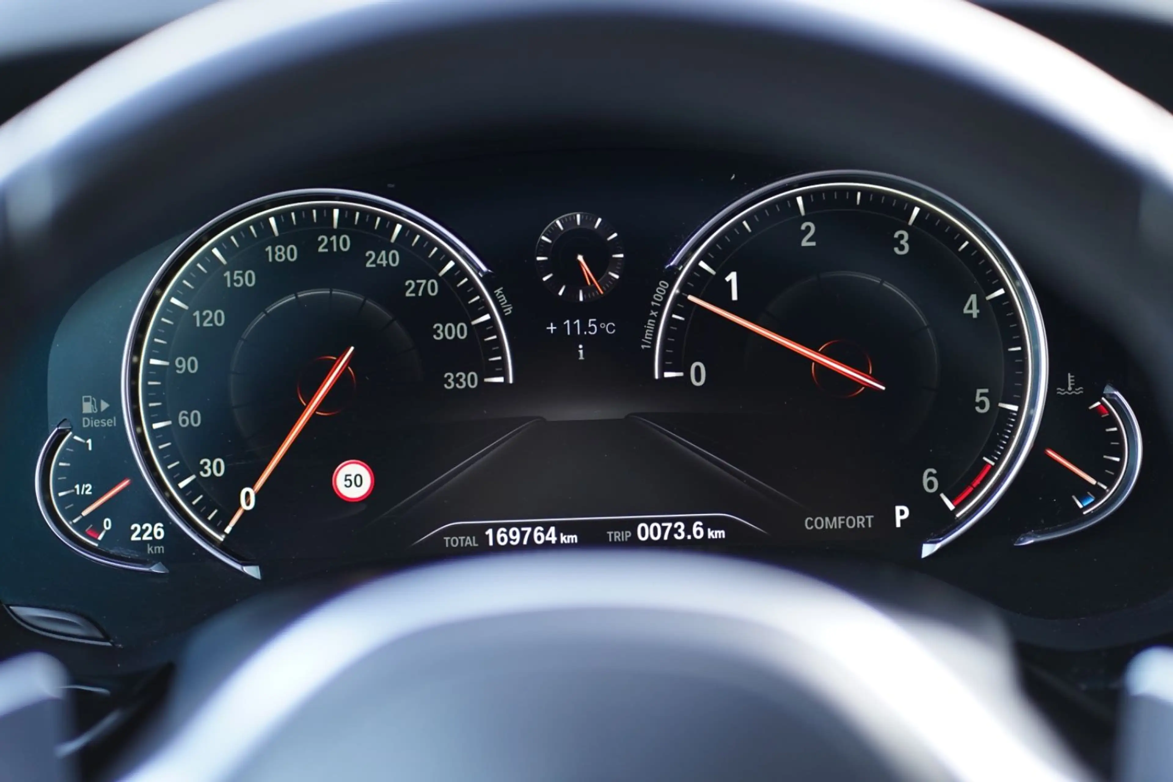 BMW 530 d M Sport HUD KeylessGo 360° LED DAB+ H/K 20" — photo 10