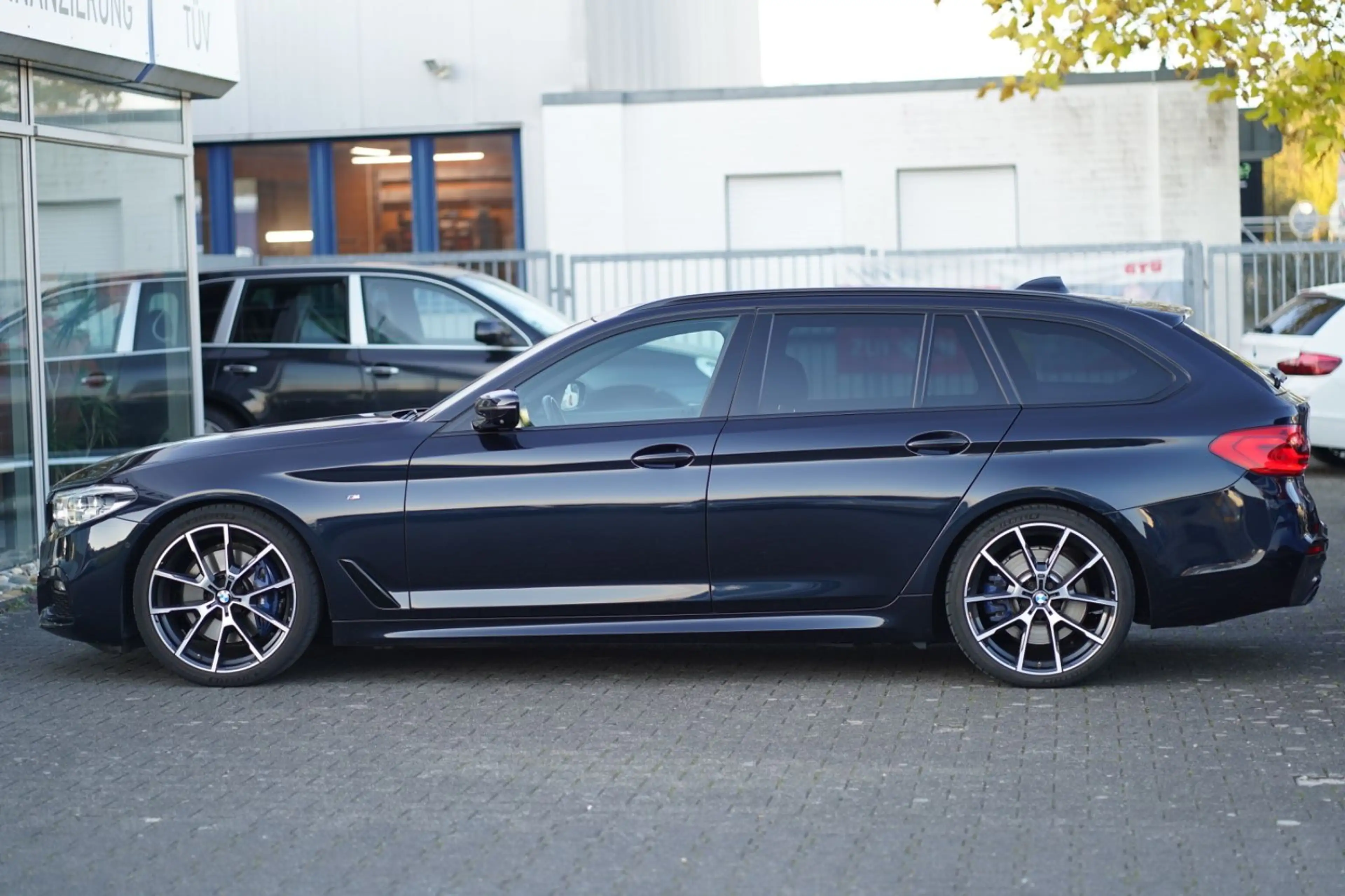 BMW 530 d M Sport HUD KeylessGo 360° LED DAB+ H/K 20" — photo 2