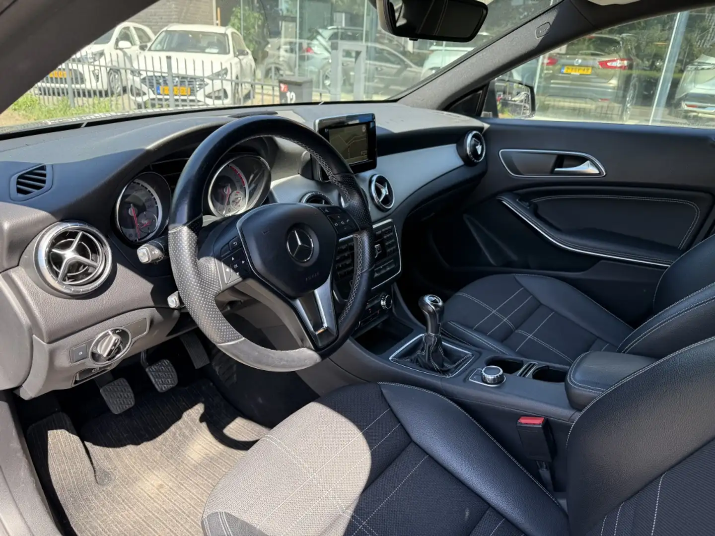 Mercedes-Benz CLA 200 Urban 156PK | 1ste Eigenaar | Navi | XENON | Onder Сірий - 2