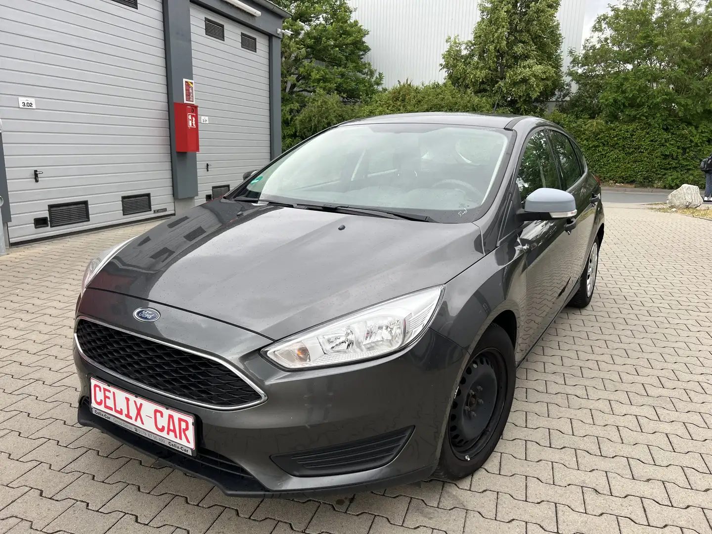 Ford Focus Ambiente/Klima/2.Hand/Clima&Cool Paket Gris - 1