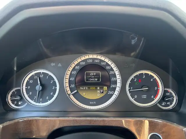 Mercedes-Benz E-Class view 14