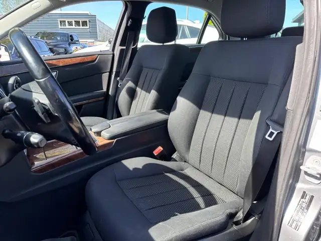 Mercedes-Benz E-Class view 13