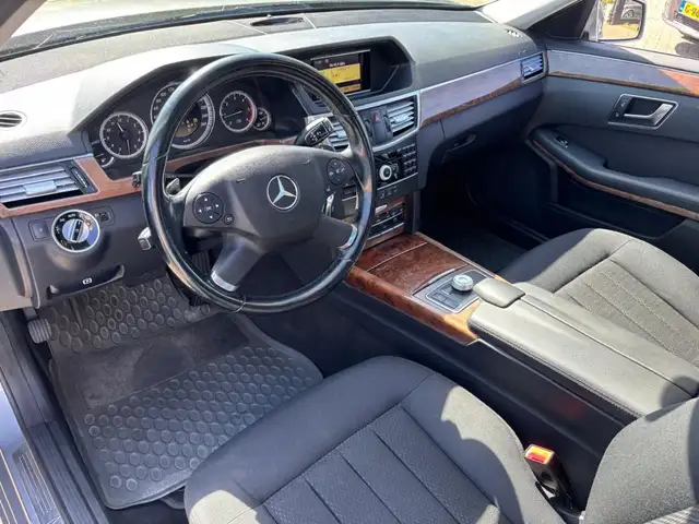Mercedes-Benz E-Class view 12