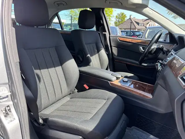 Mercedes-Benz E-Class view 11