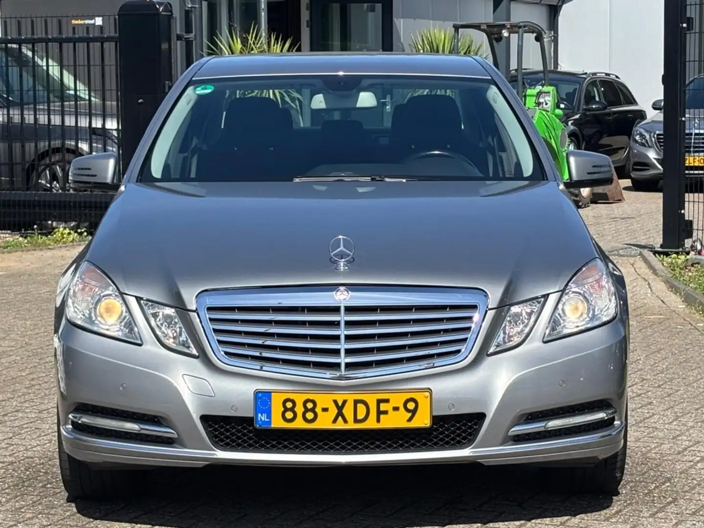 Mercedes-Benz E 200 CDI Aut 2012 Dealerauto 1E Eigenaar E200 Grijs - 2