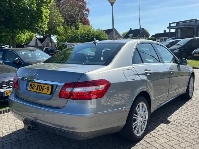 Mercedes-Benz E-Class view 5