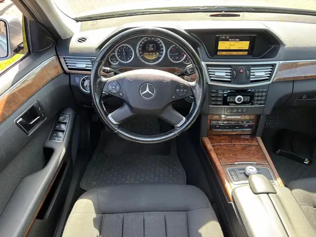 Mercedes-Benz E-Class view 9