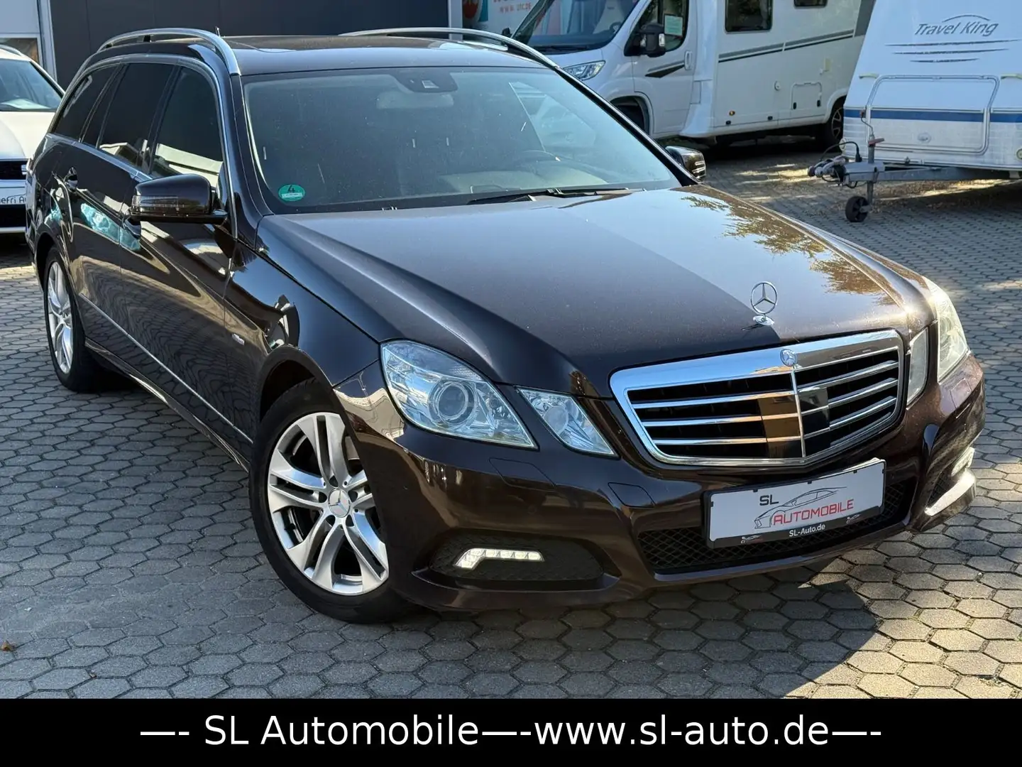 Mercedes-Benz E 300 CDI T Aut.BE Leder Navi GSD AHK Xenon Brun - 1