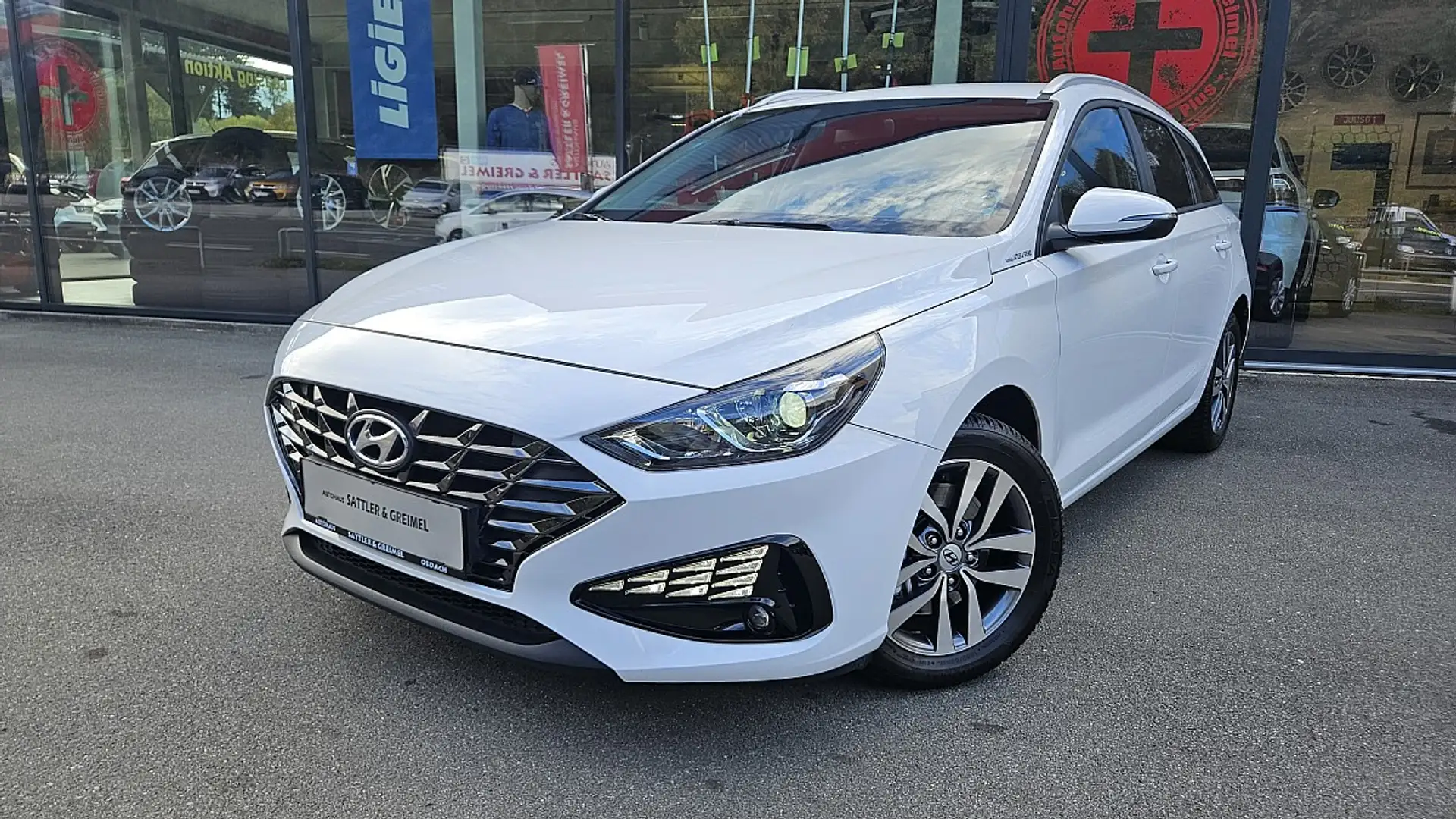 Hyundai i30 CW 1,5 DPI GO Weiß - 1