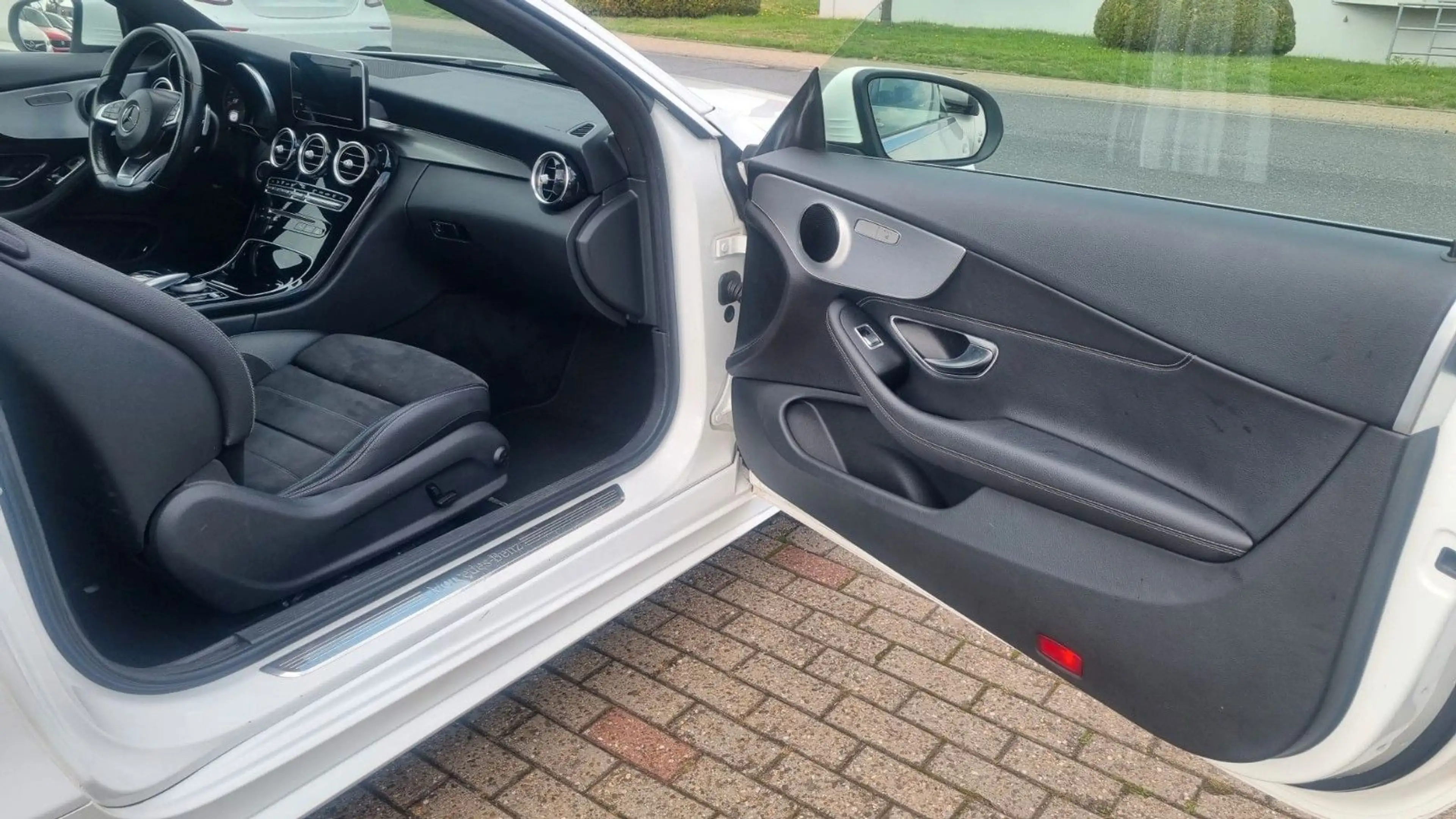 Mercedes-Benz C 250 Coupe *HU NEU* INSPEKTION NEU* — photo 14