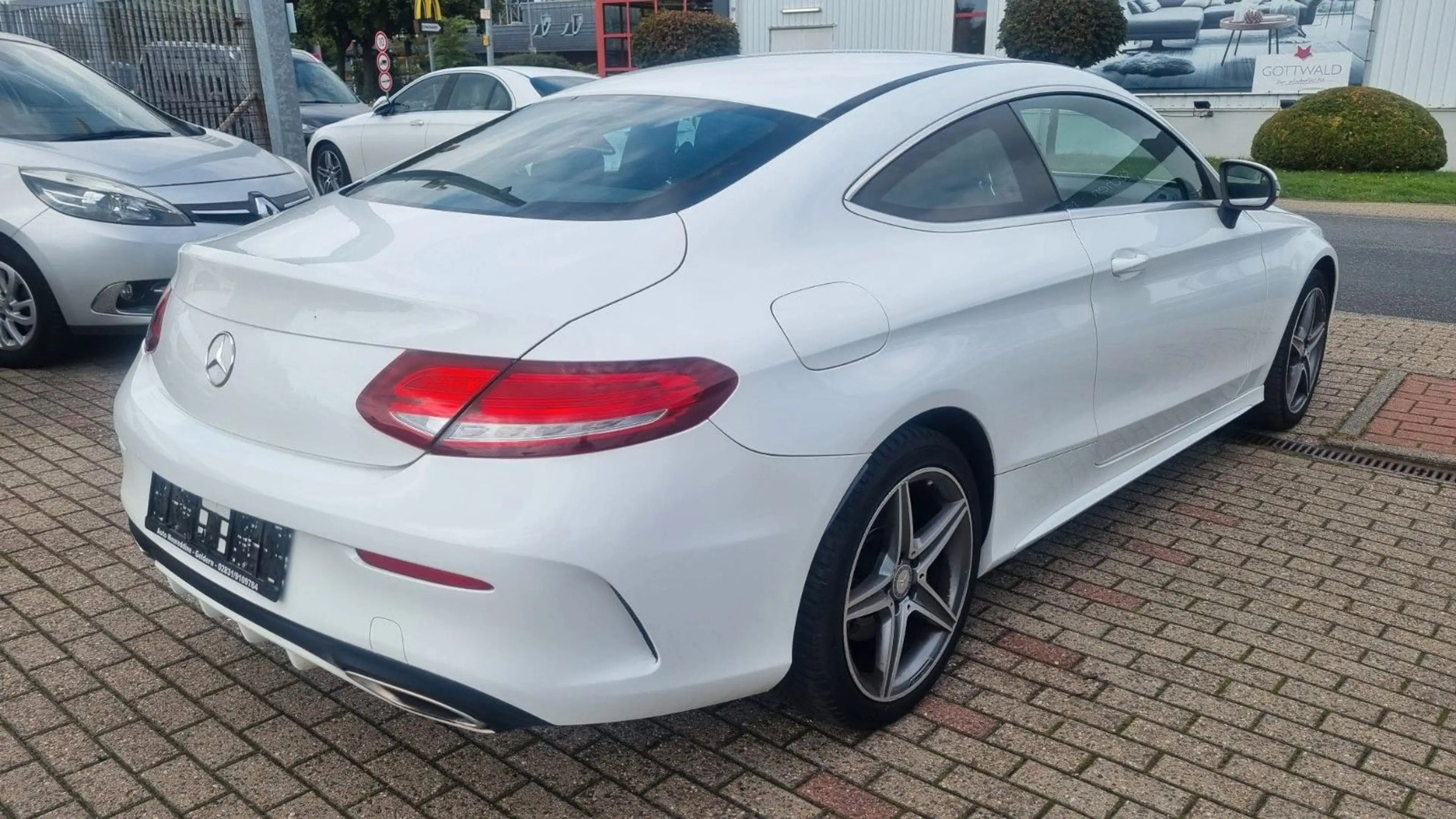 Mercedes-Benz C 250 Coupe *HU NEU* INSPEKTION NEU* — photo 8