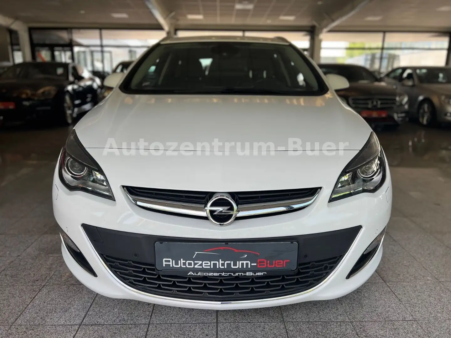 Opel Astra J Sports Tourer Innovation Automatik Weiß - 1