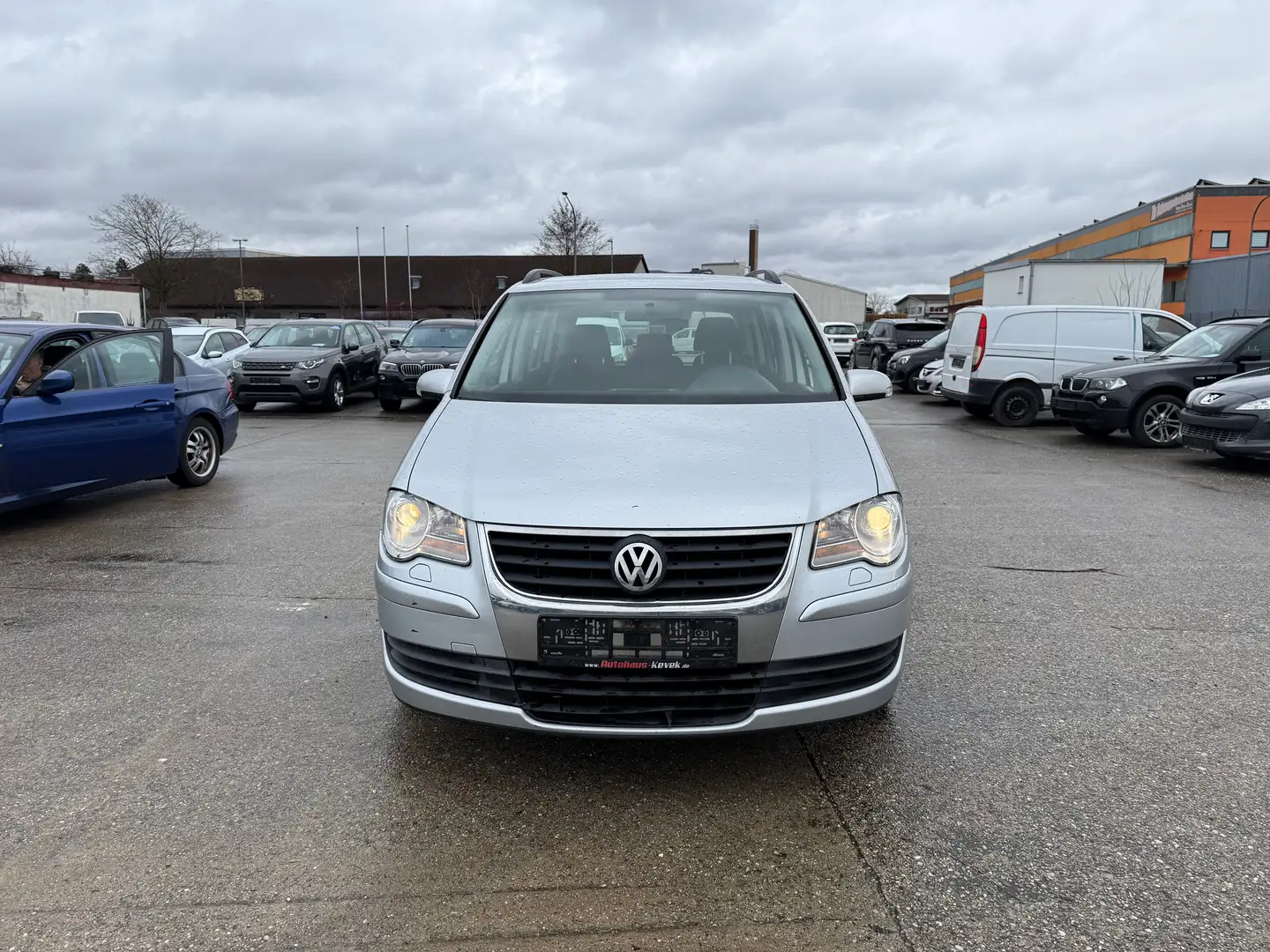 Volkswagen Touran Trendline Grau - 2