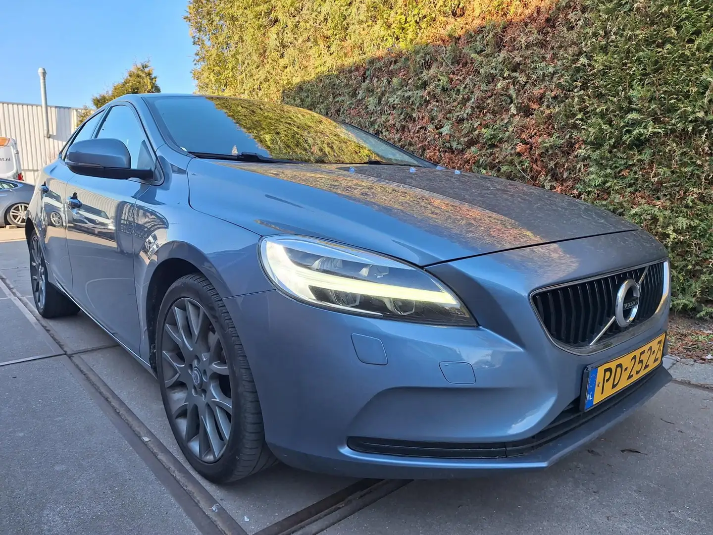 Volvo V40 2.0 D2 Nordic+ Blue - 2