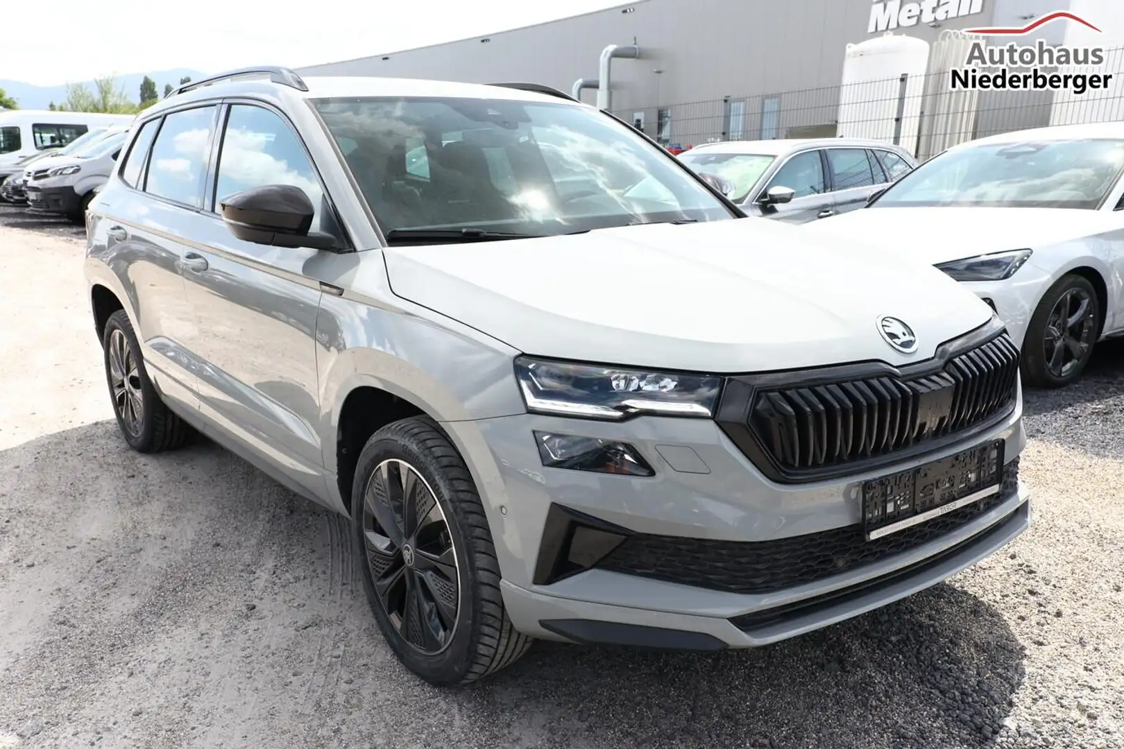 Skoda Karoq Sportline DSG Sportl Matrix Nav 360 Canton ACC ... Grau - 2