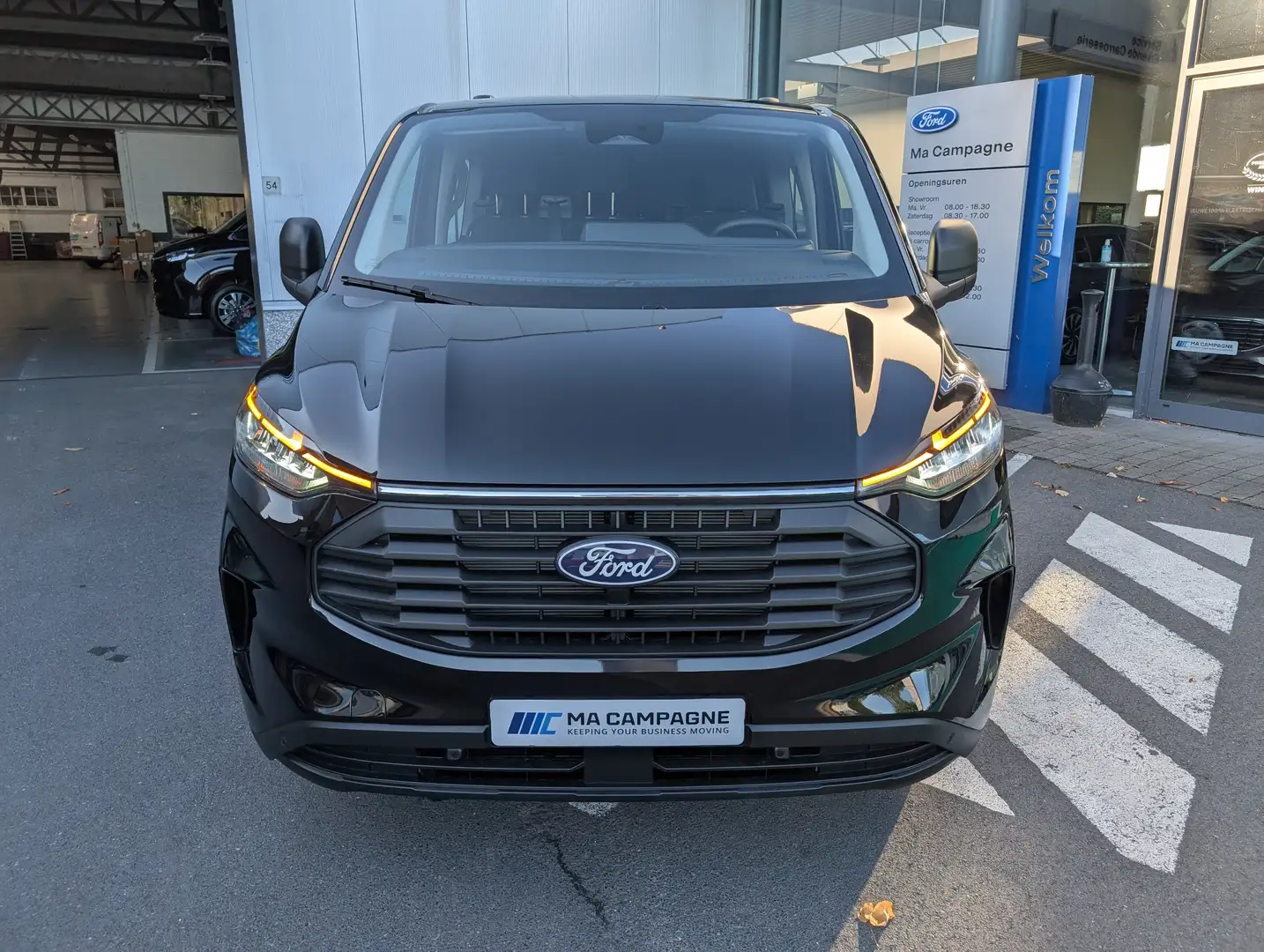 Ford Transit Custom DC Trend 320L L2 2.0TDCi 170pk A8 automaat Zwart - 2