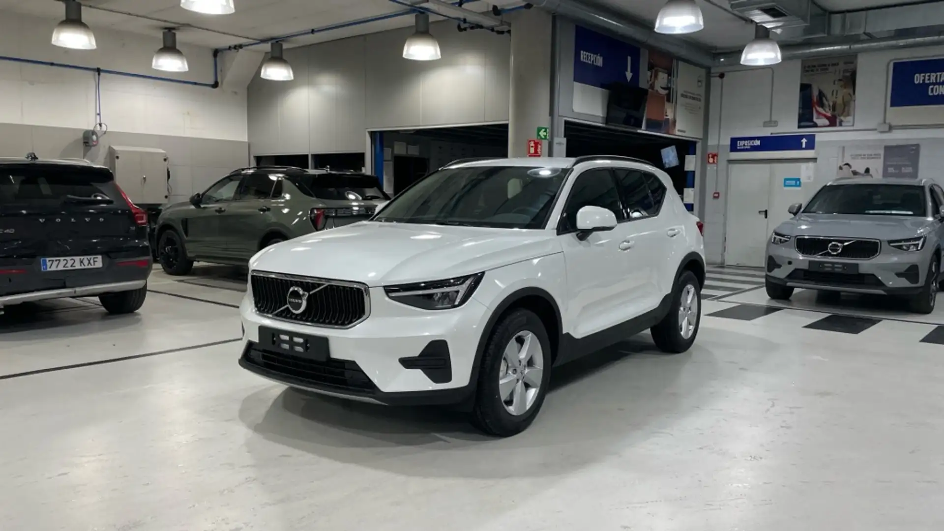 Volvo XC40 B3 Essential Aut. Blanco - 1
