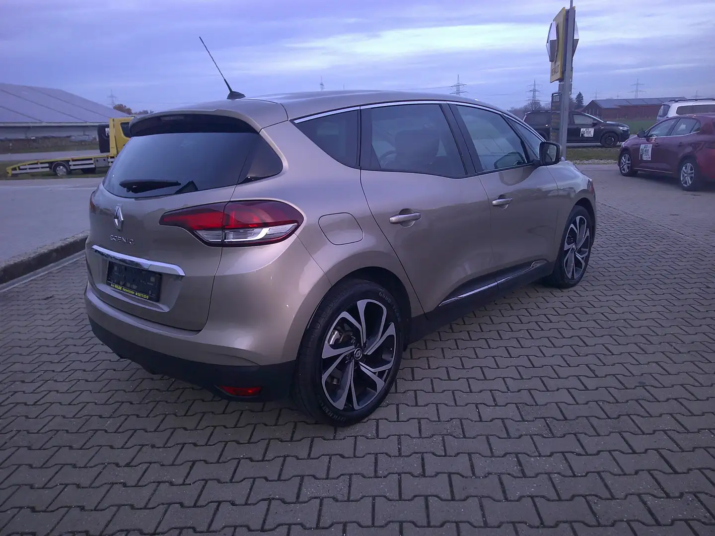 Renault Scenic BOSE Edition Beige - 2