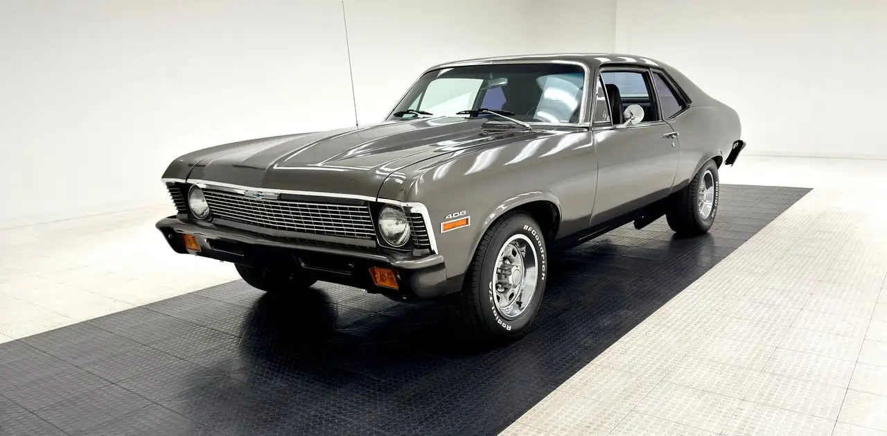 Chevrolet Nova Sedan, foto 1