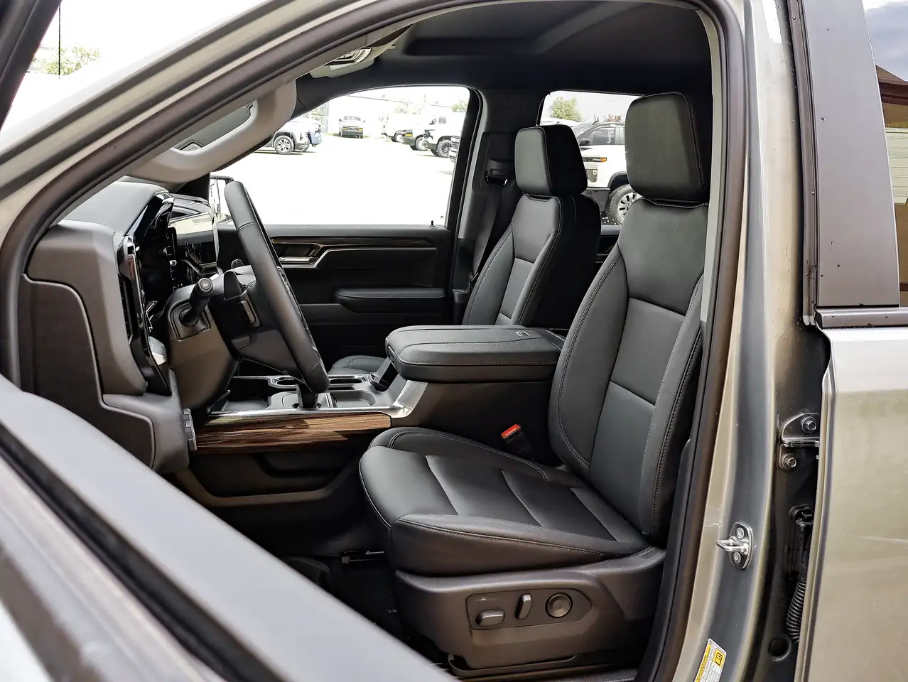 Chevrolet Silverado 1500 снимка Chevrolet Silverado 1500