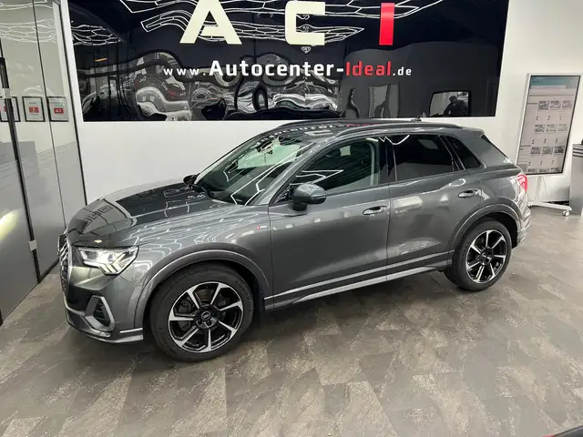 Audi Q3 view 5